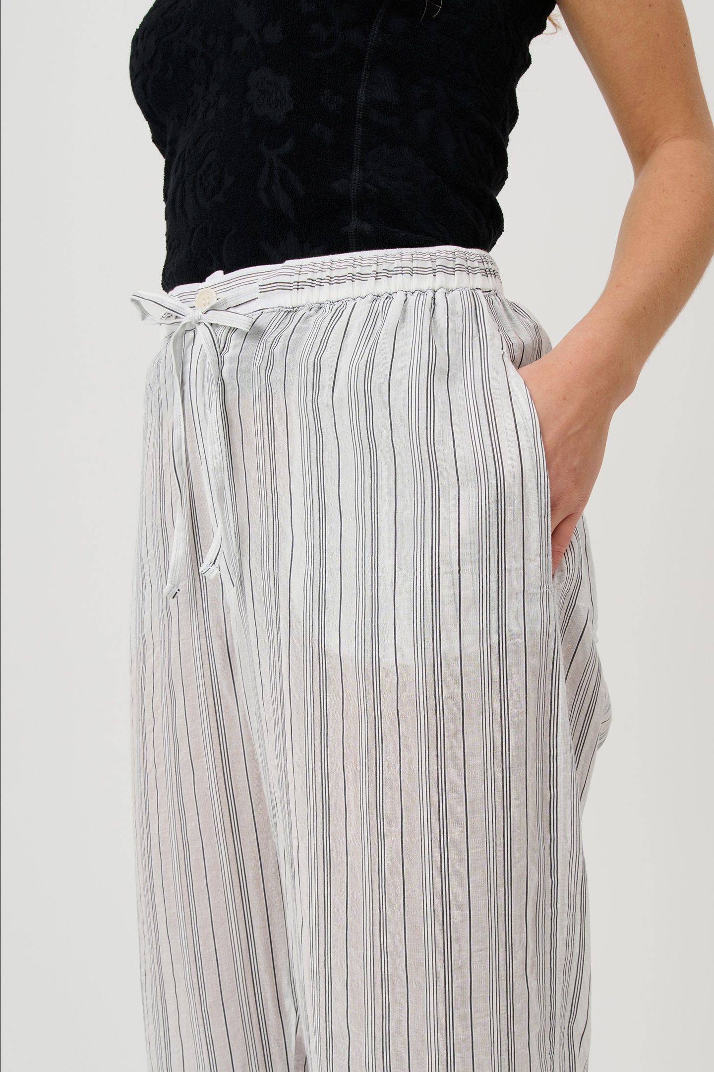 ROBERTA PANTS BLACK STRIPE 5