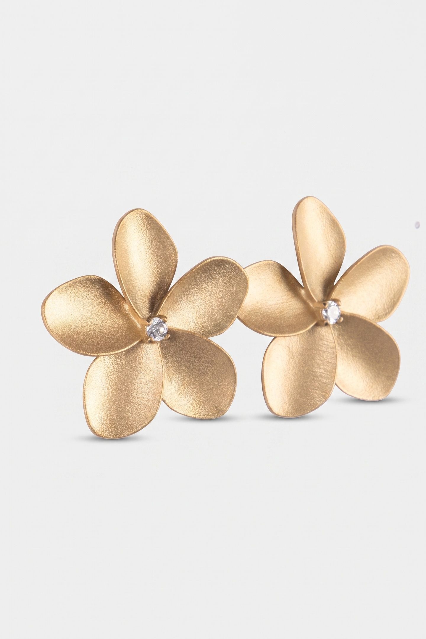 MAHINA CLUB EMPOWHER OHRRINGE GOLD 4