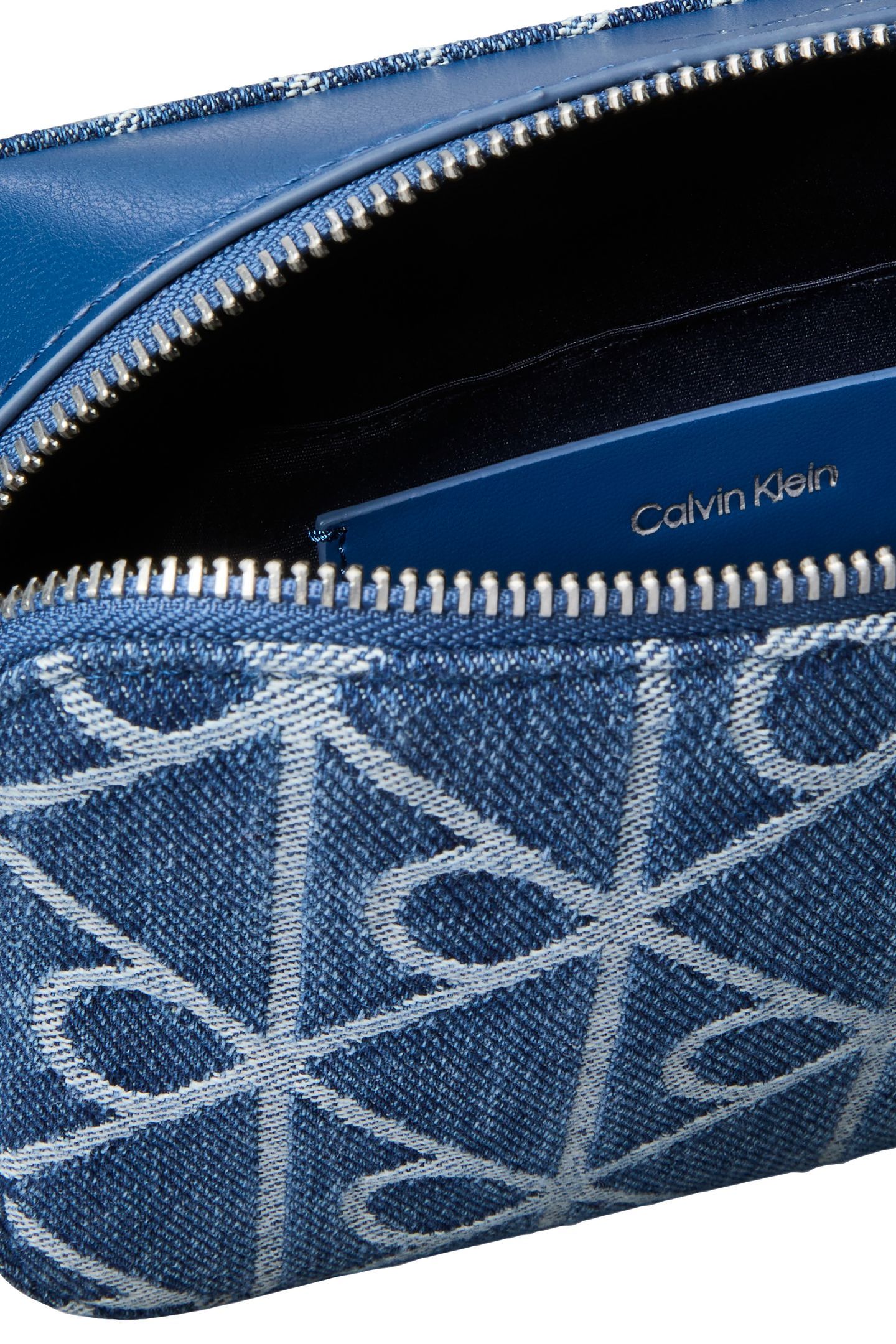 EMBLEM AOP DENIM CAMERA BAG DENIM JQD MEDIUM WASH 3