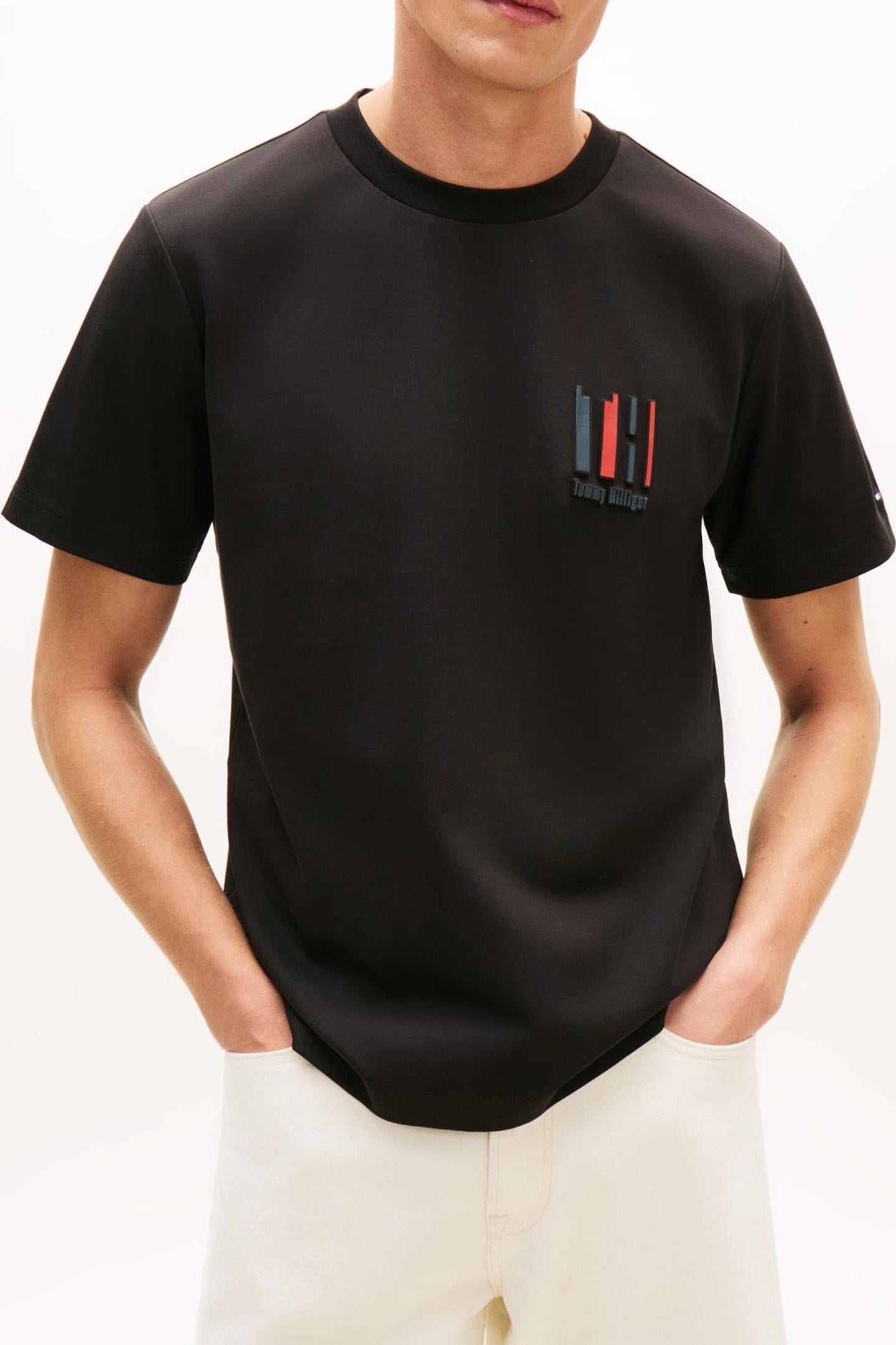 ICON INTERLOCK EMBOSSED LOGO T-SHIRT BLACK 1