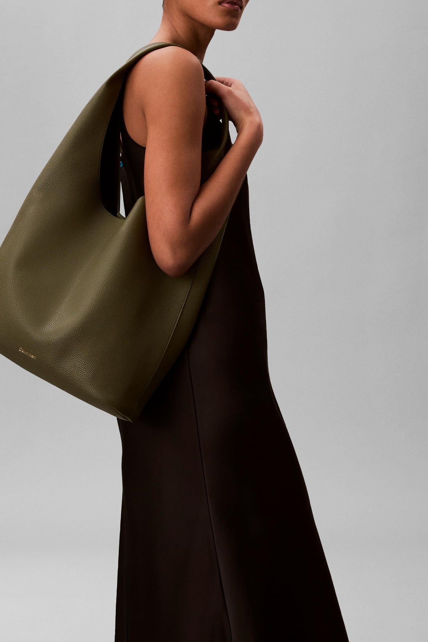 SLOUCHY PEBBLE MEDIUM SHOULDER BAG CYPRESS 4