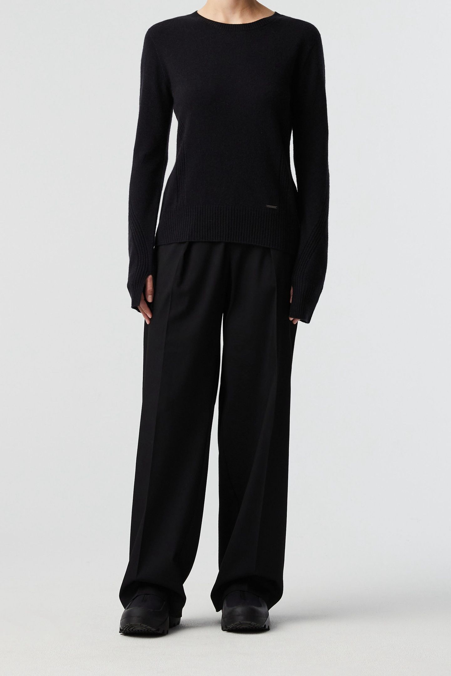 FEHES V1.Y8.02 PULLOVER BLACK 1