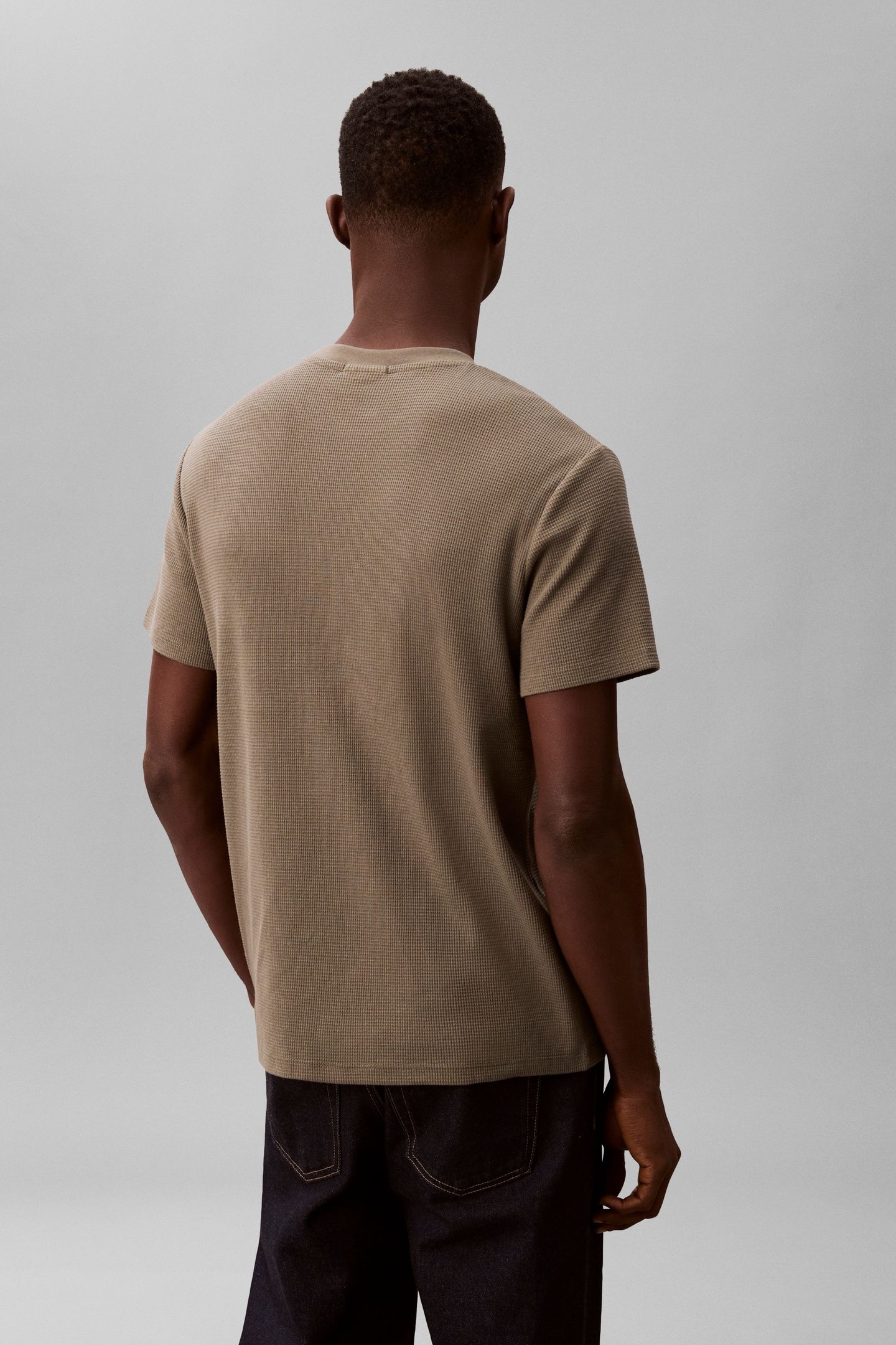 SHORT SLEEVE WAFFLE BADGE CREW DUSTY OLIVE 3