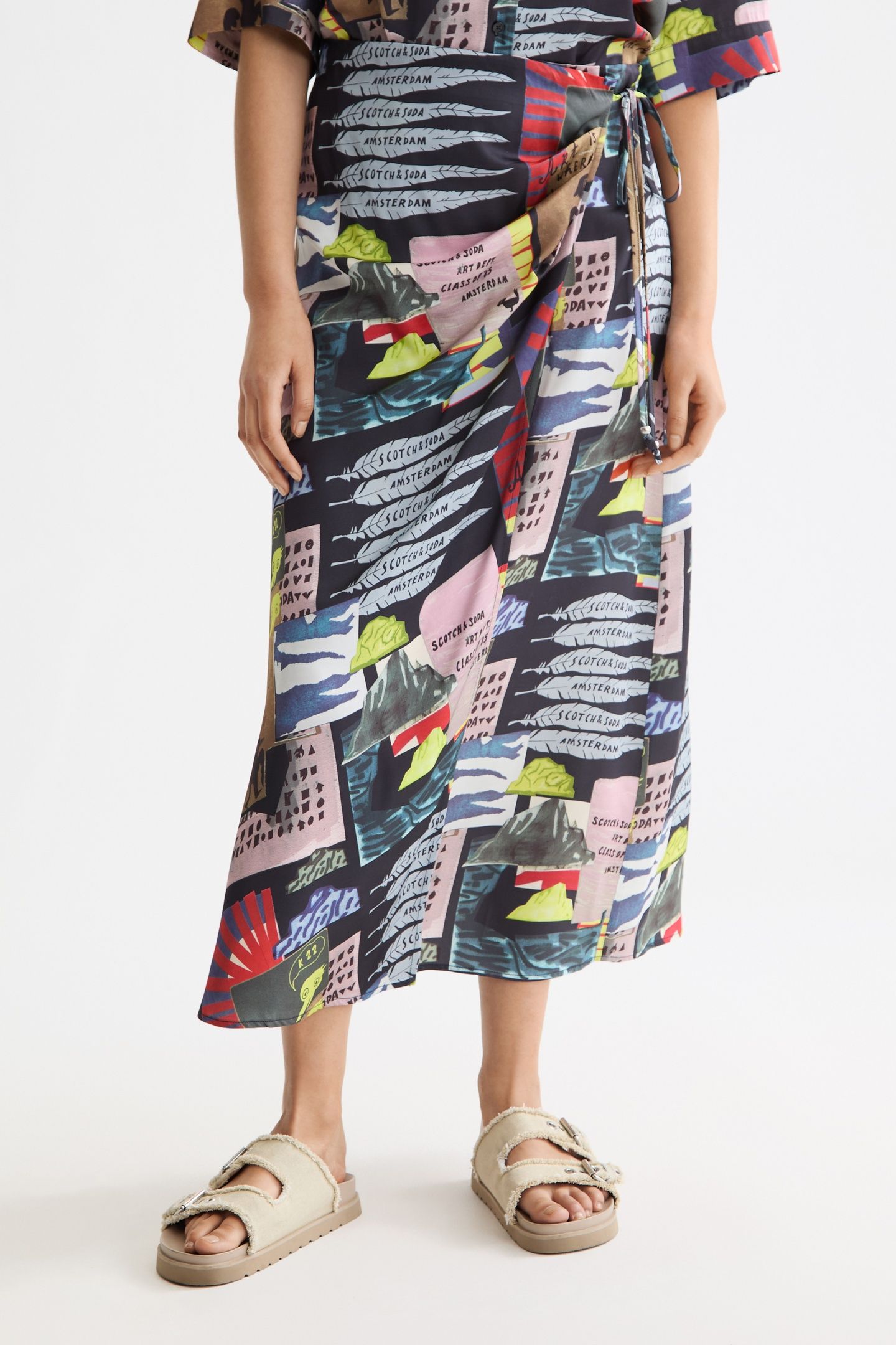 HIGH RISE MIDI WRAP SKIRT ART DEPT COLLAGE MULTICOLOR 1