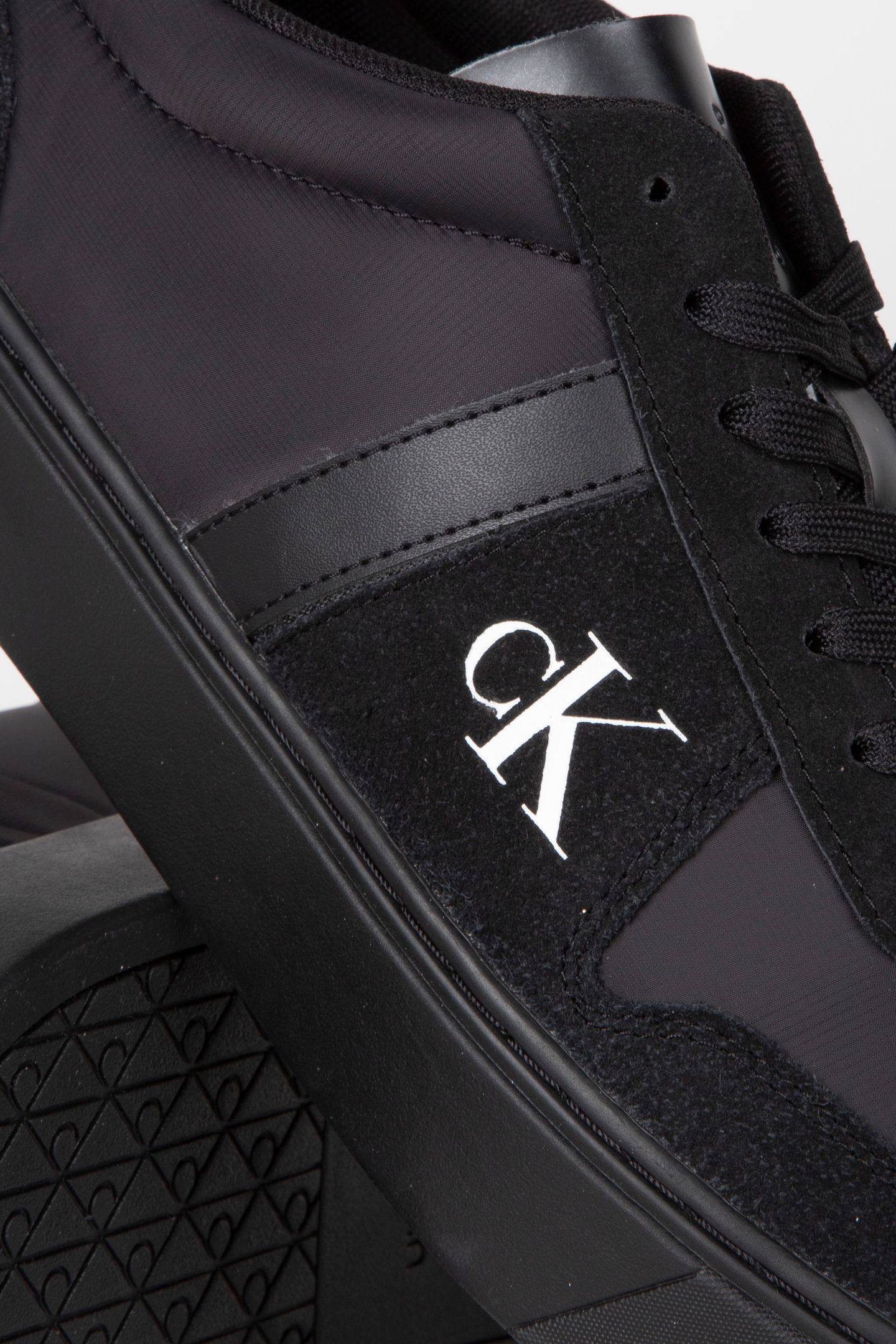 CLASSIC CUPS LACE SHOES TRIPLE BLACK 3