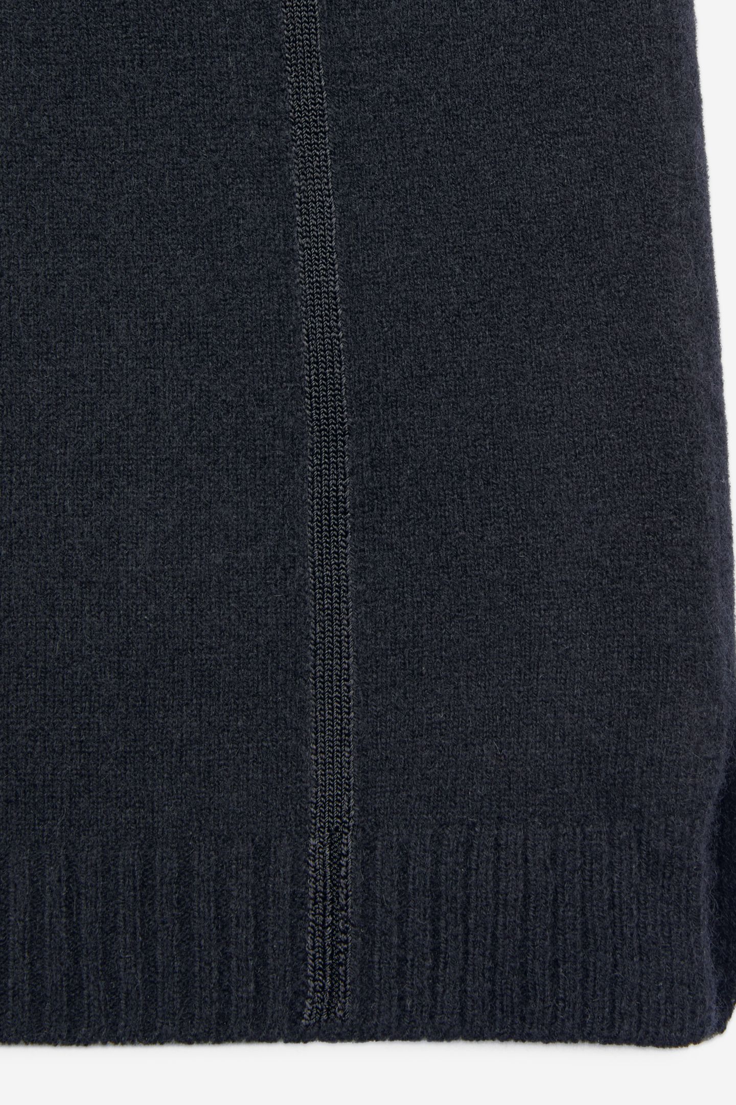 HIGH-NECK DRESS WITH SHINY DETAIL BLACK 5
