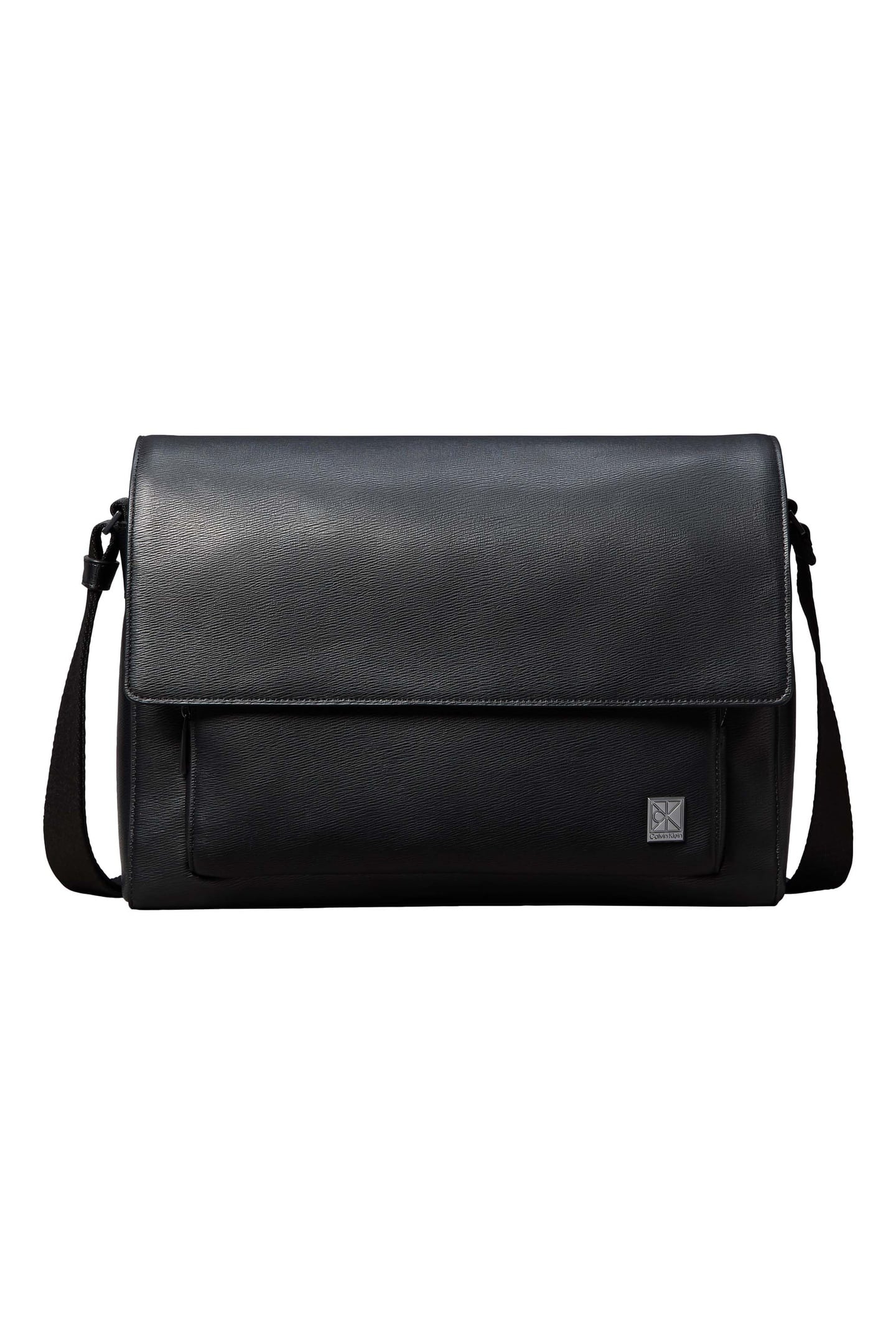 EMBLEM FLAP MESSENGER BLACK 1