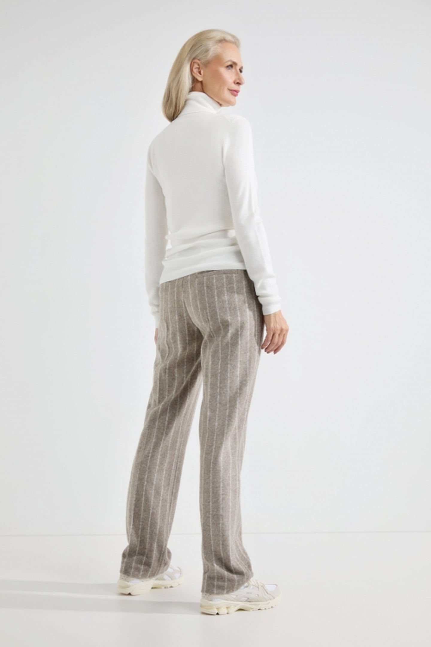 SAAR SWEATER OFF WHITE 3