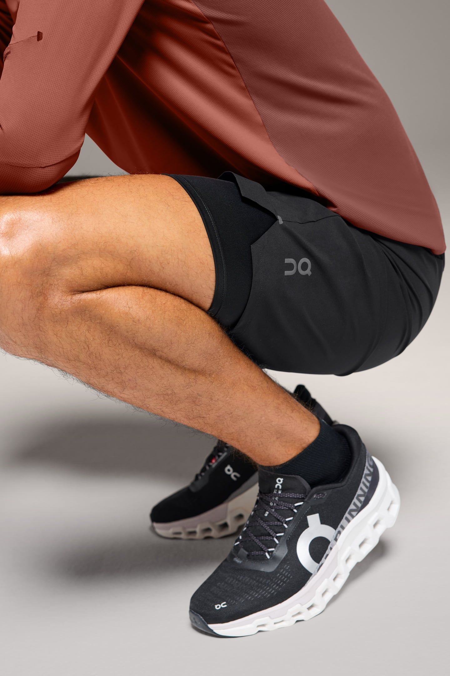 PERFORMANCE HYBRID SHORT 1 BLACK 8