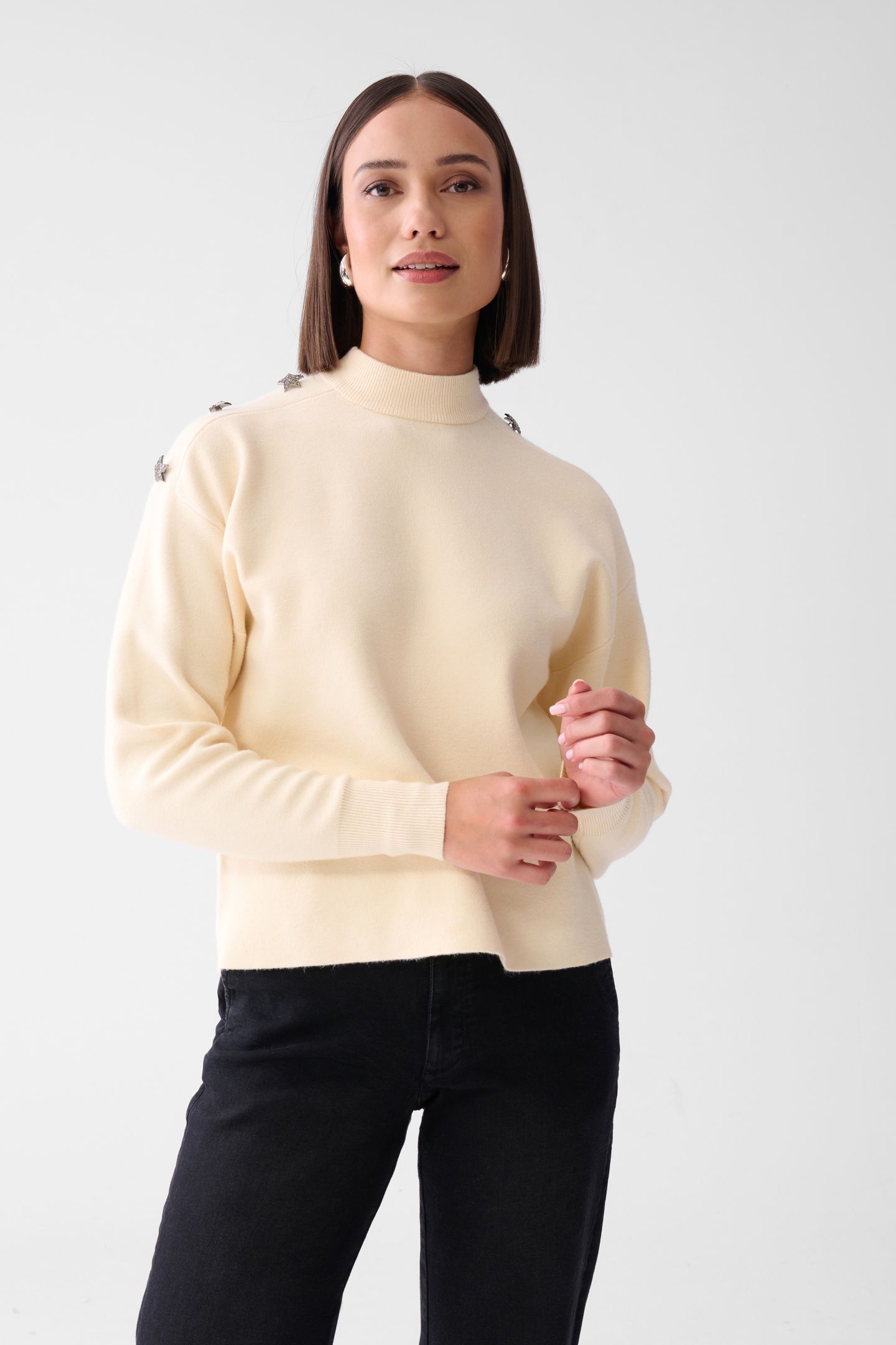 LA-SBSTAR BUTTON KNIT OFFWHITE 1