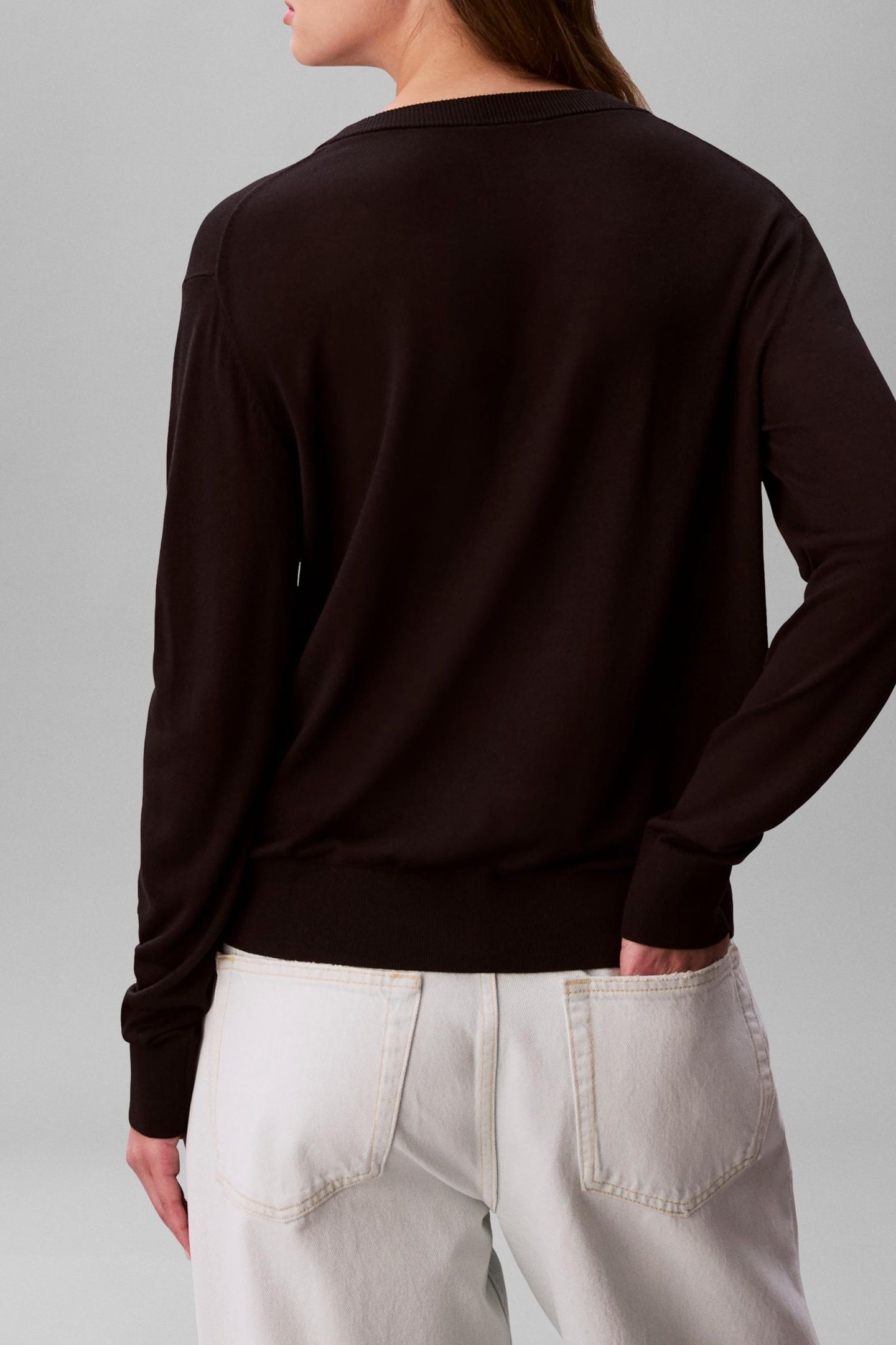 FINE GAUGE VISCOSE V-NECK TOP BLACK 2