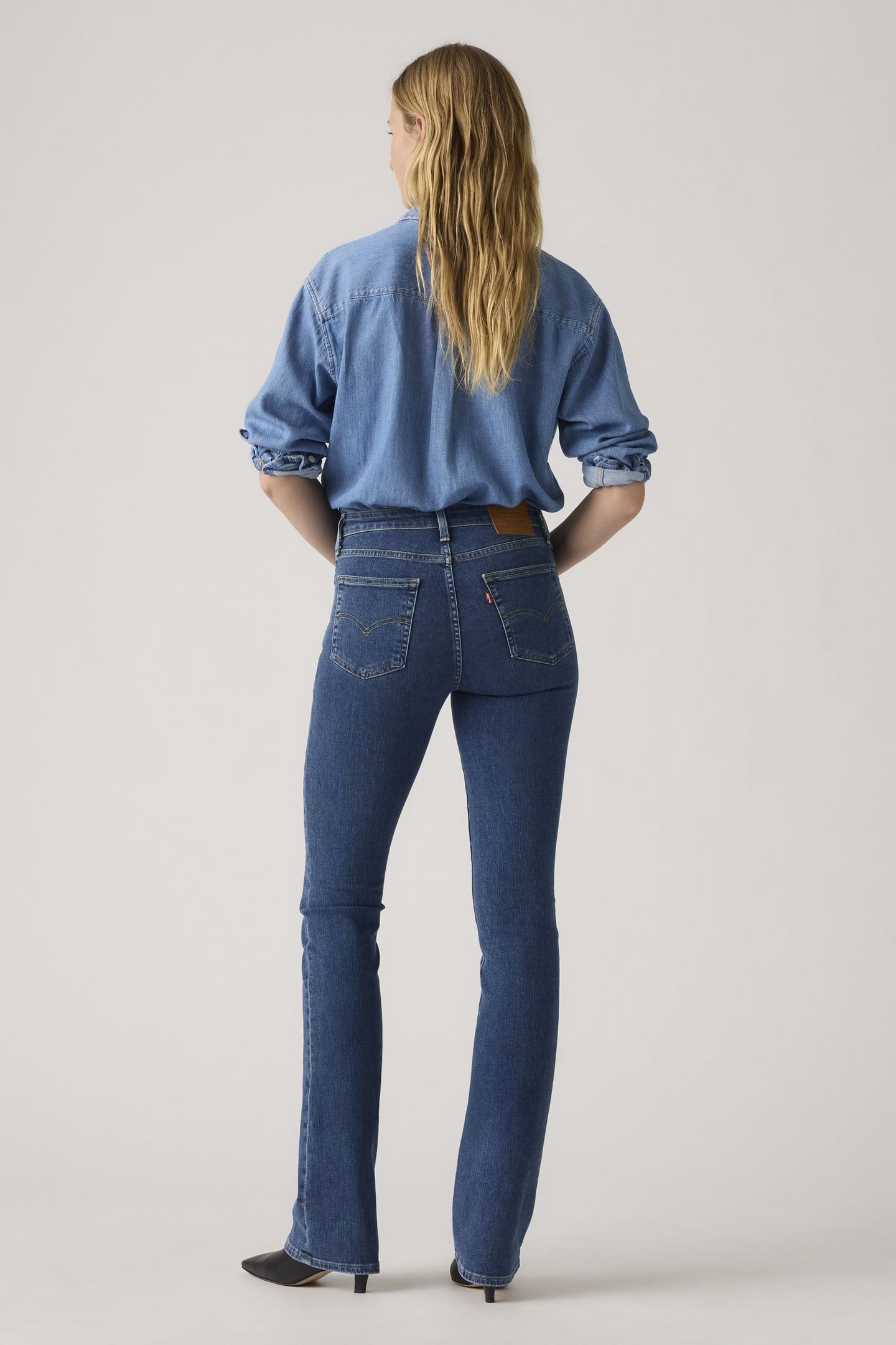 725 HIGH RISE BOOTCUT JEANS 2