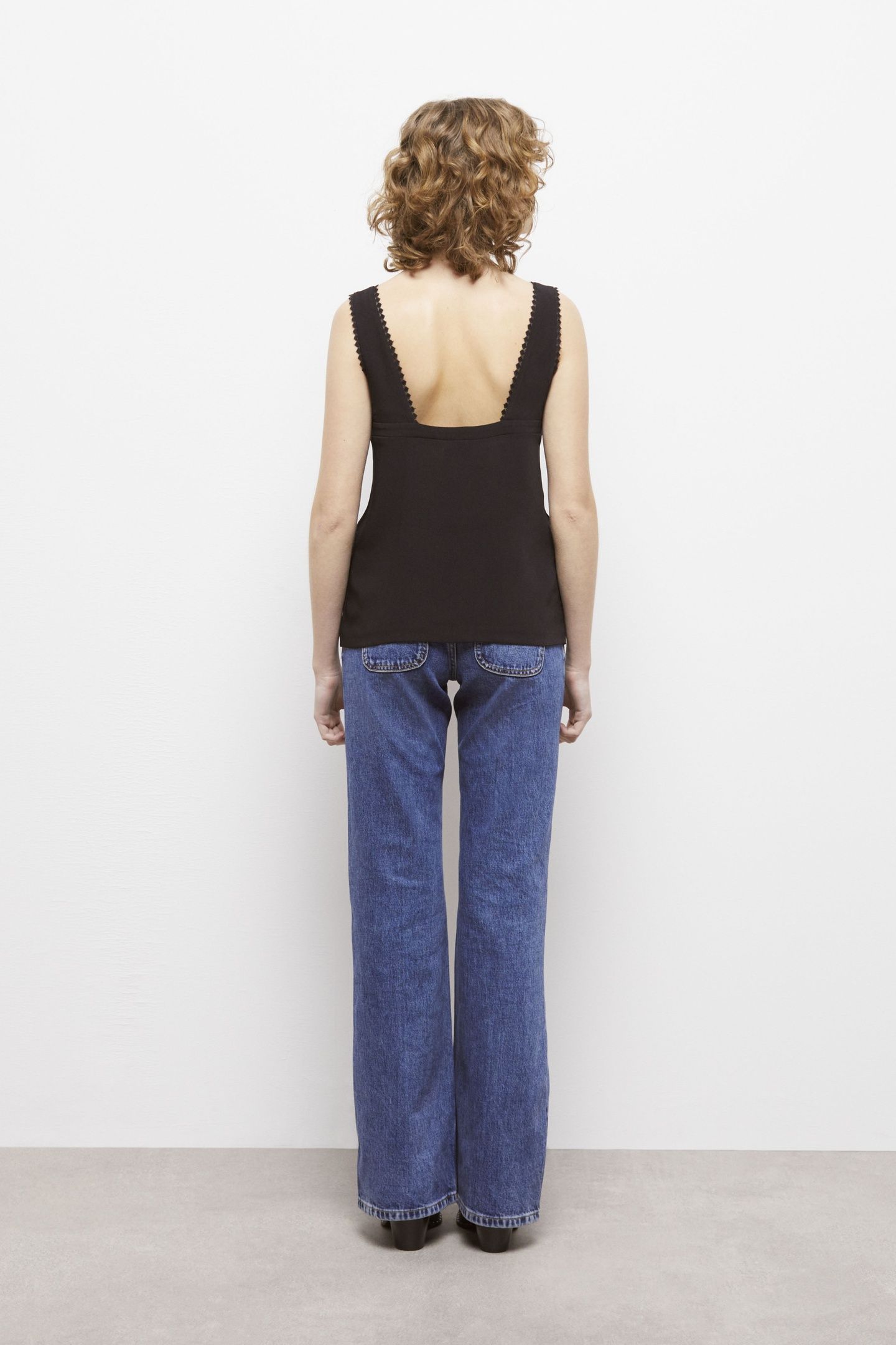 SLEEVELESS TOP WITH LACE DETAIL BLACK 3