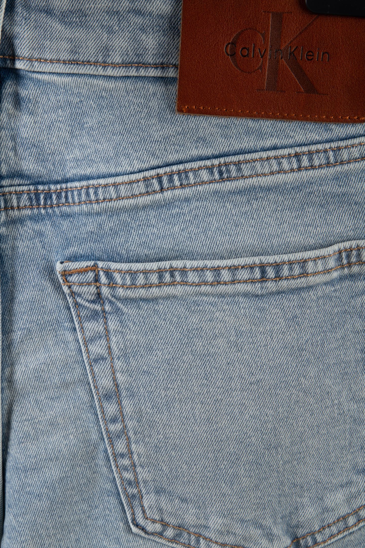 SLIM JEANS SPOTLIGHT 4