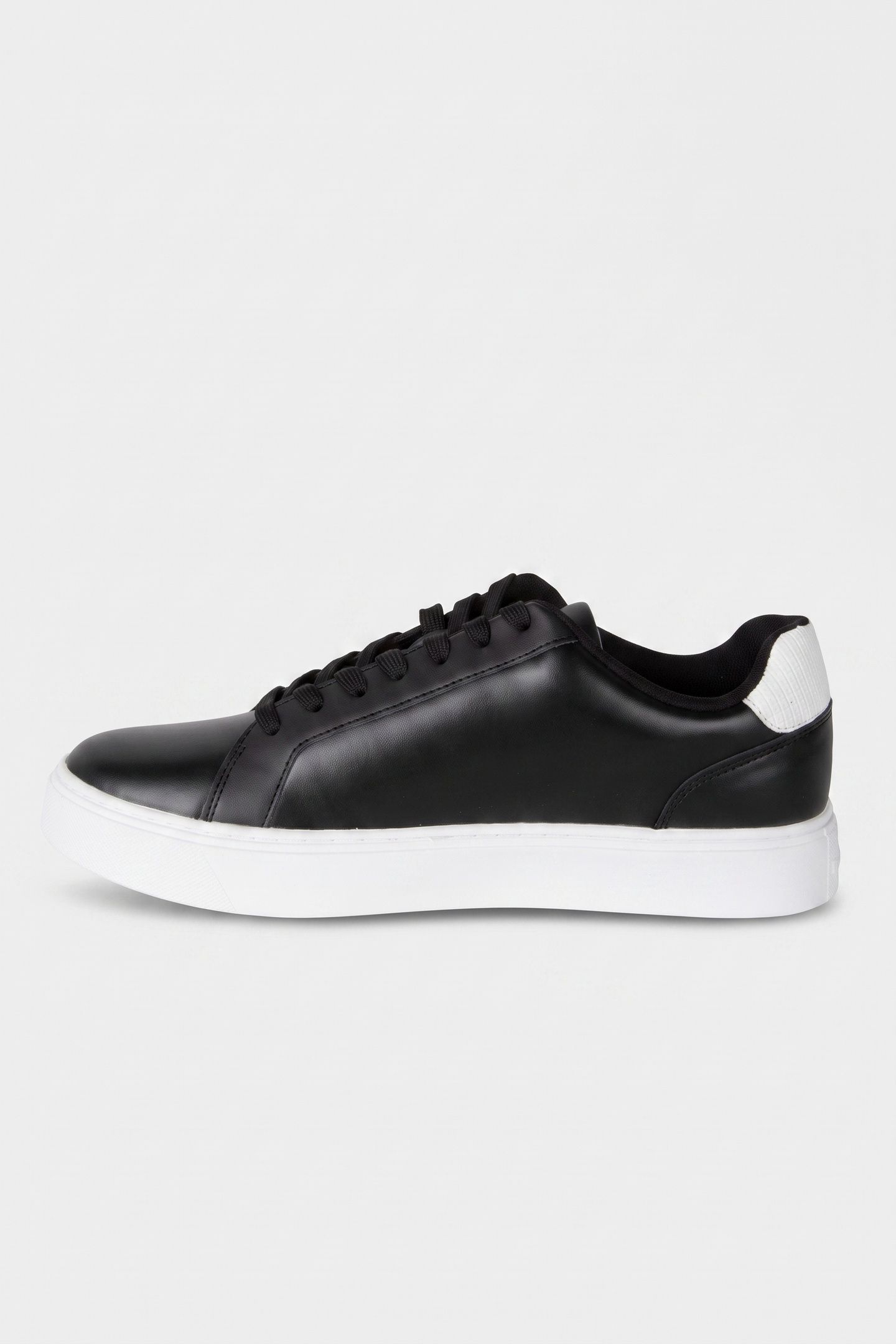 CLASSIC CUP LACEUP BLACK/BRIGHT WHITE 4