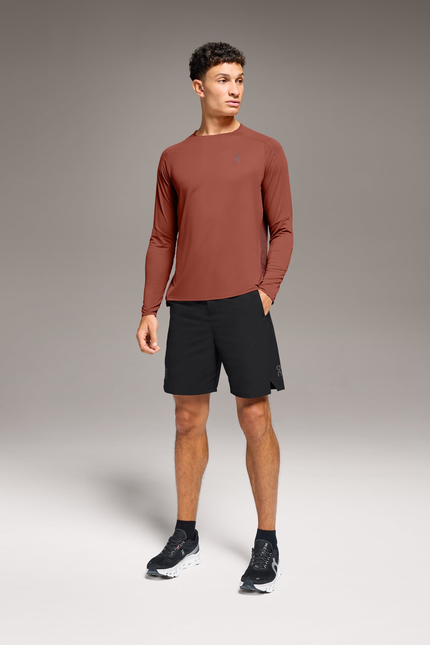 PERFORMANCE HYBRID SHORT 1 BLACK 2