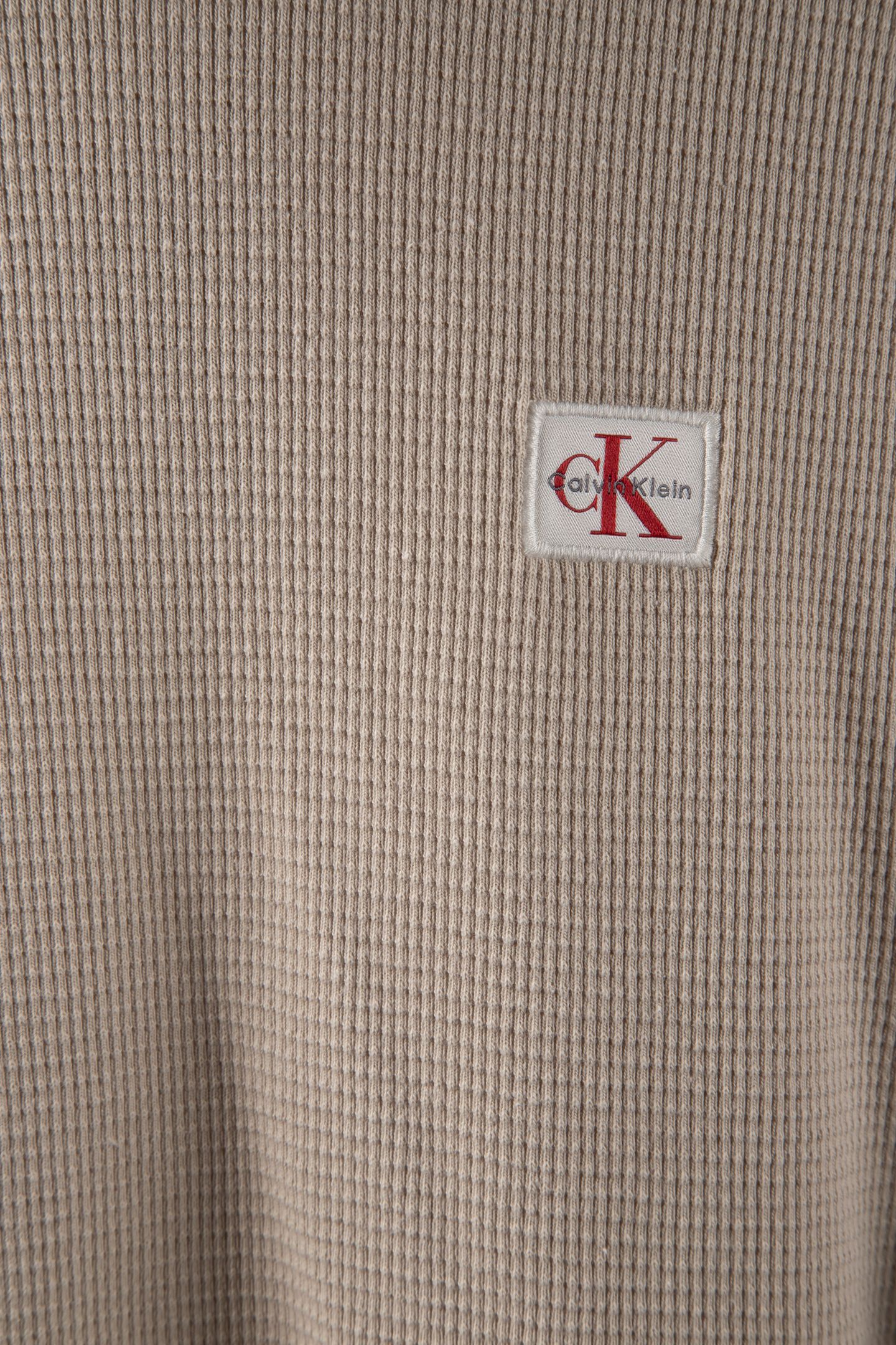 LONG SLEEVE WAFFLE BADGE T-SHIRT PLAZA TAUPE 4