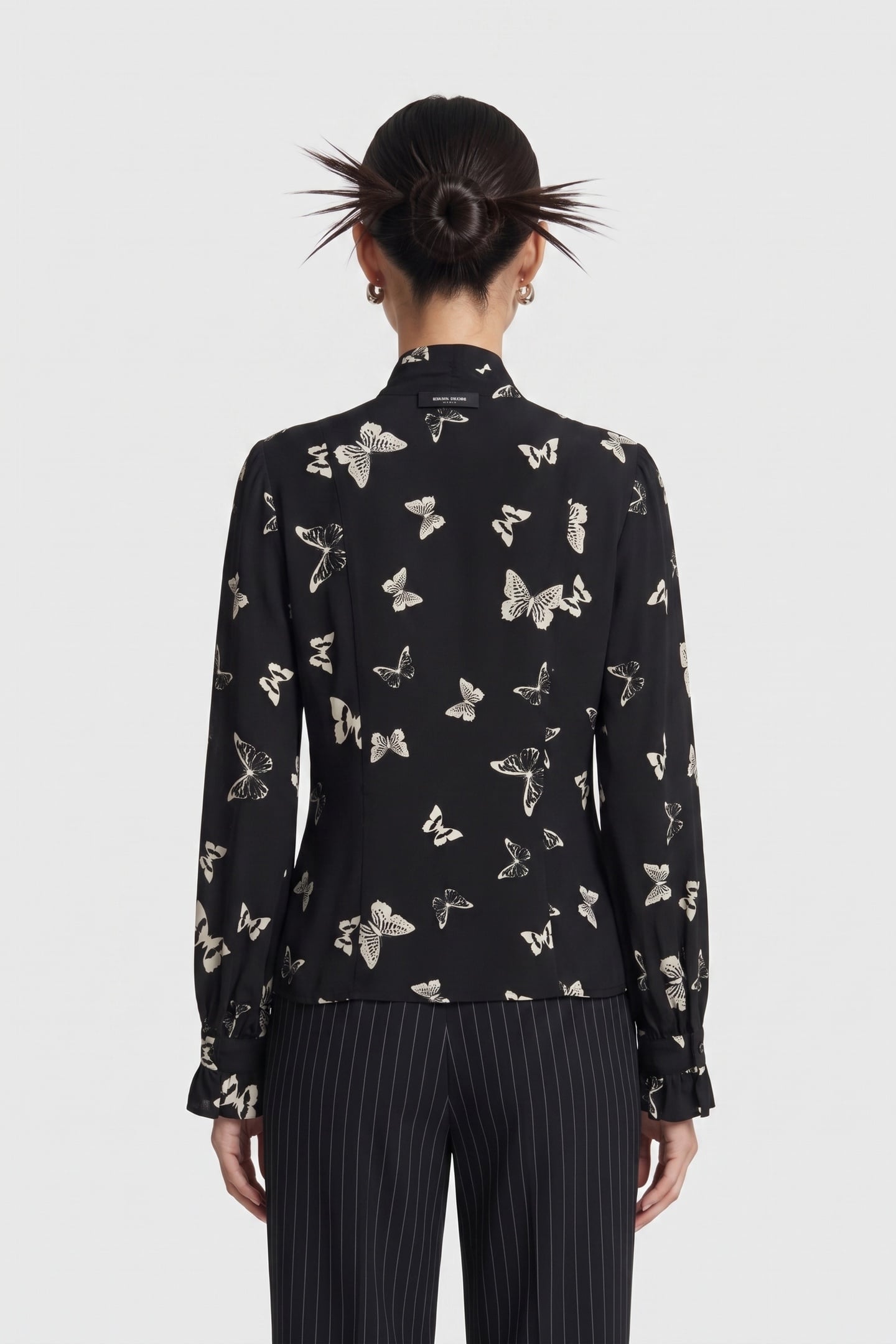 BUTTERLFY PRINT LONG-SLEEVED SHIRT BLACK WHITE 2