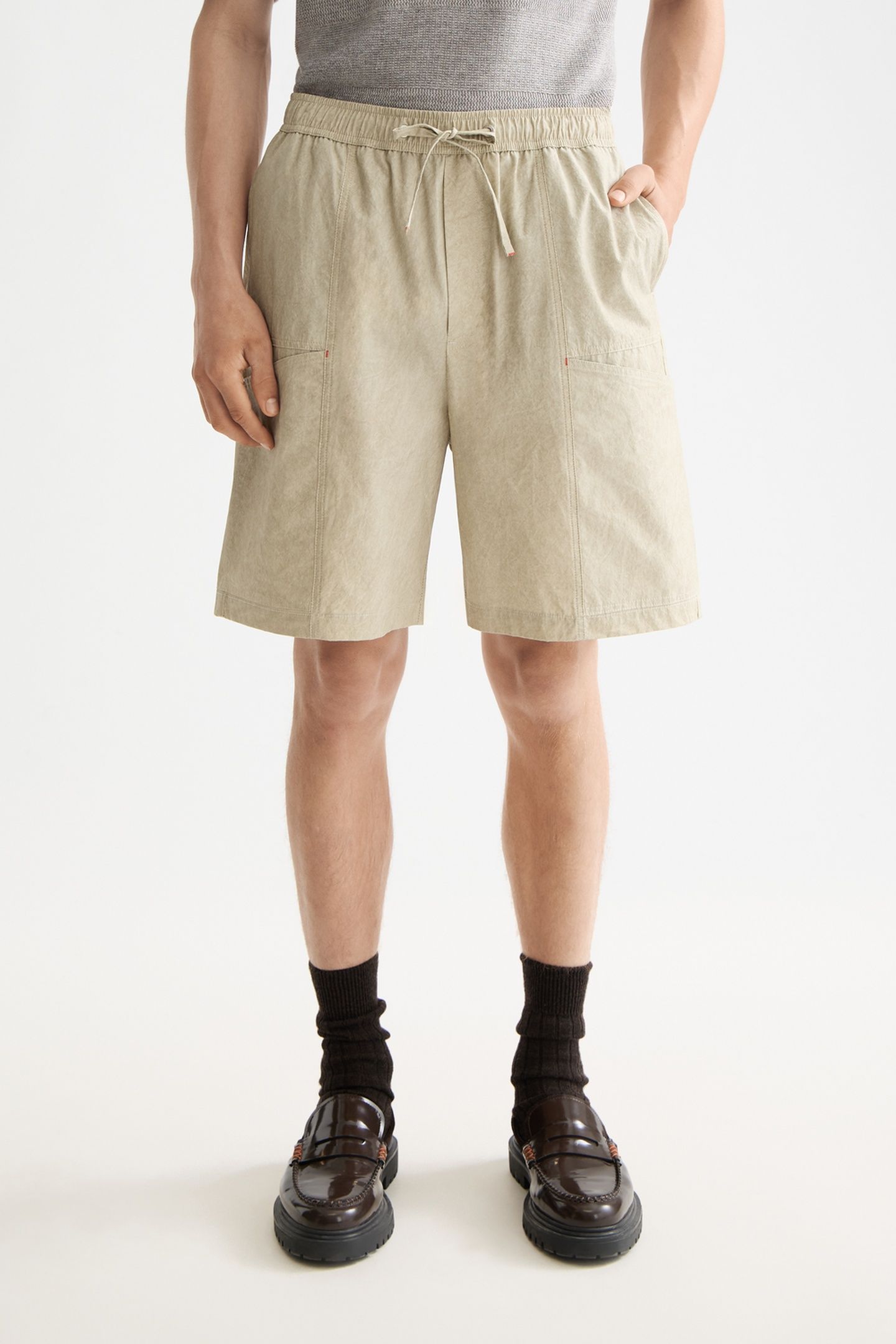 WASHED NYLON-BLEND POPLIN WIDE FIT CARGO BERMUDA PLAZA TAUPE 3