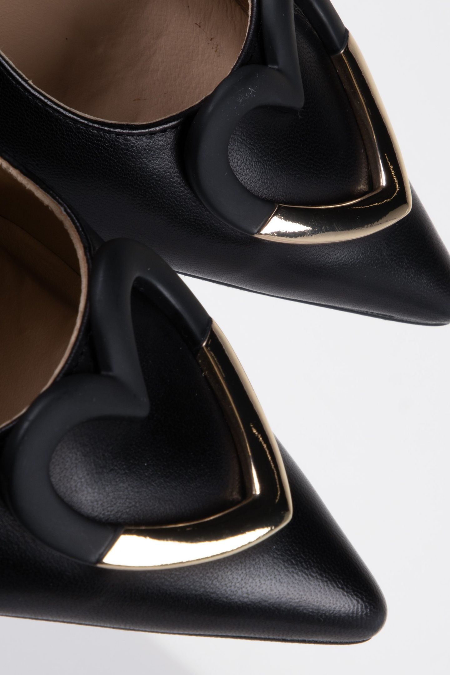 LOVE MOSCHINO HEART-PLAQUE PUMPS BLACK 4