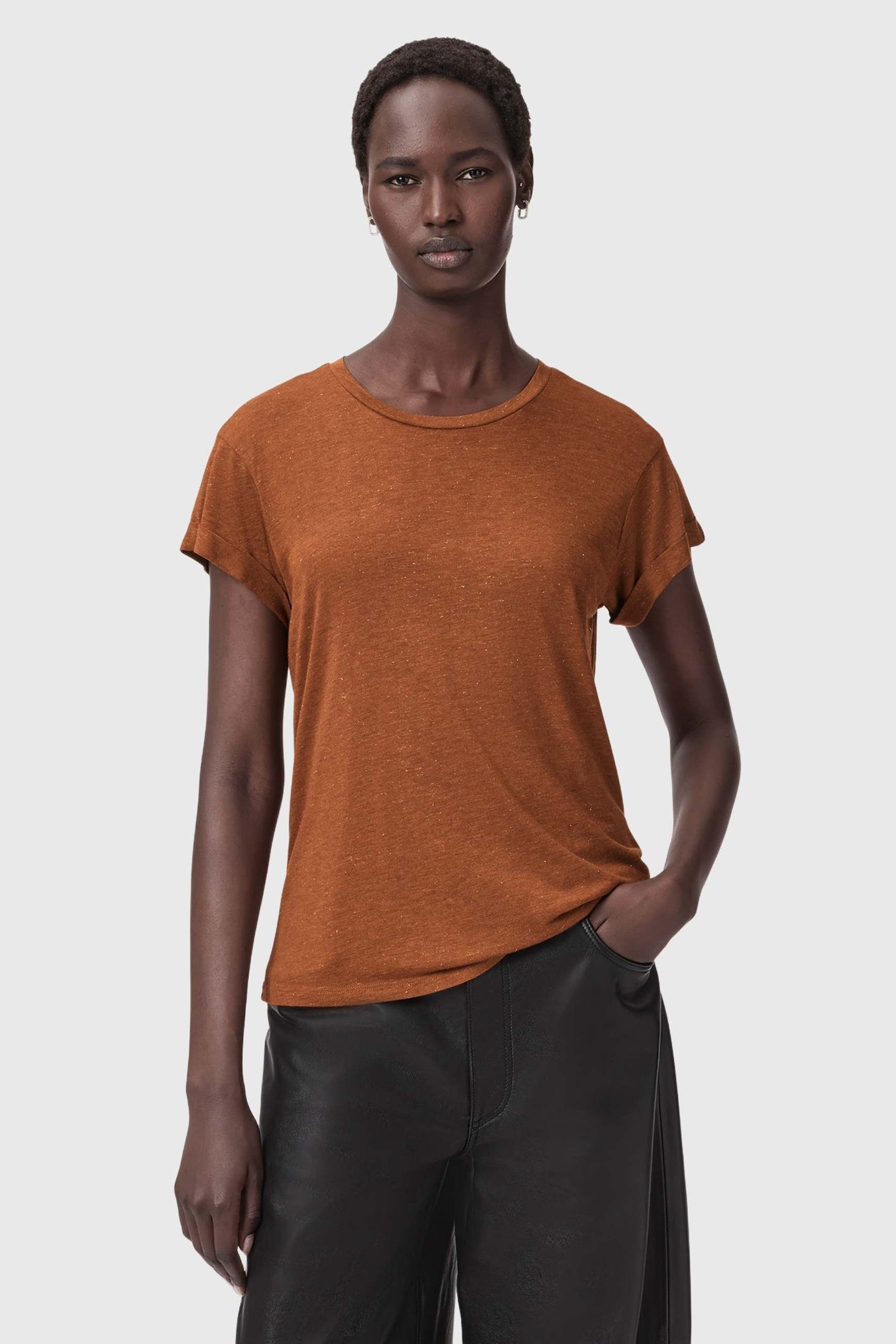 ANNA SHIMMER TEE RUST BROWN 2