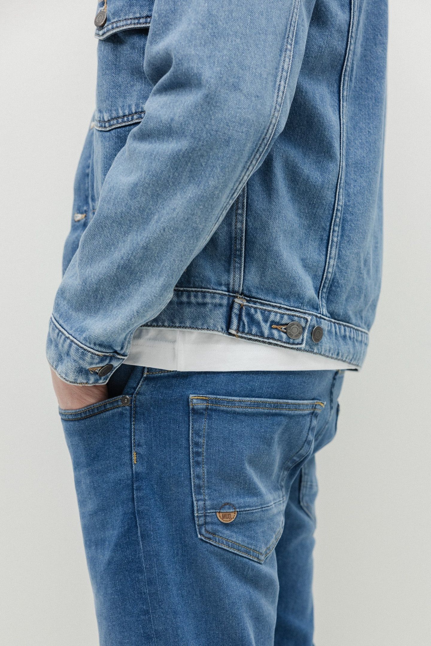 BENNY DENIM JACKET MEDIUM AGED 7