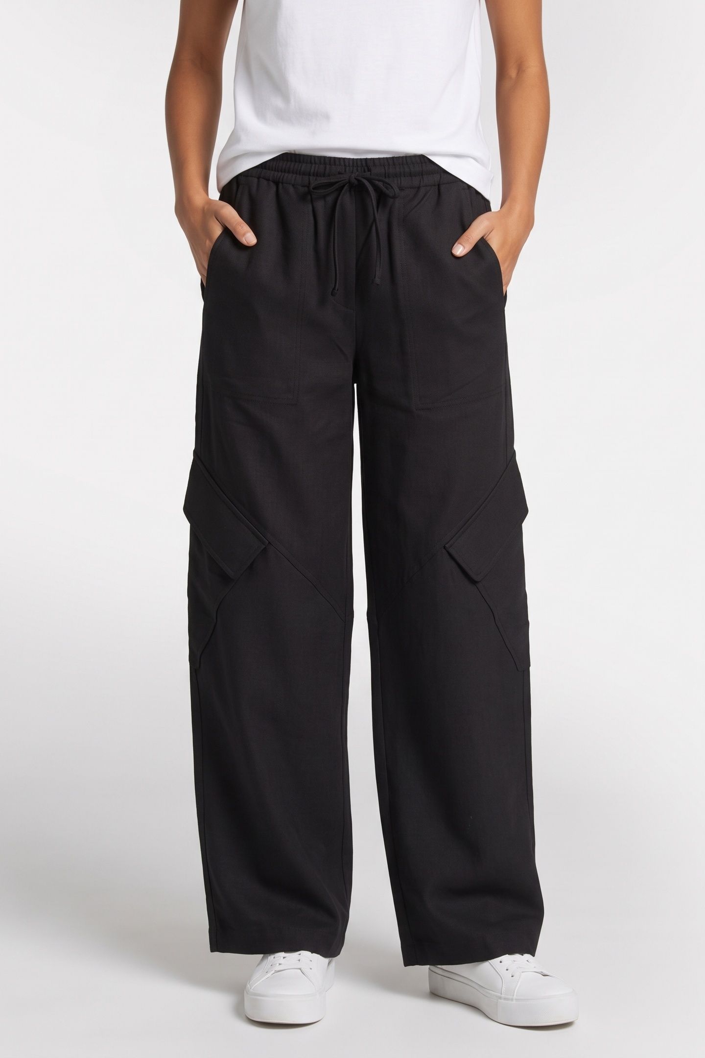 EINI FLUID CARGO BLACK 1
