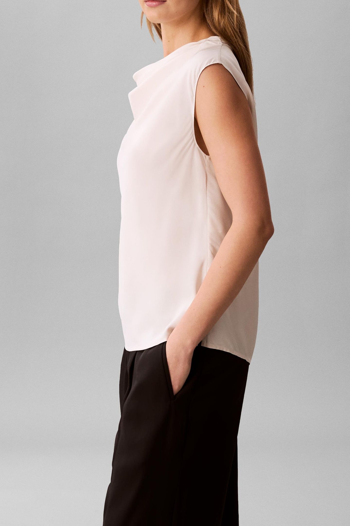 VISCOSE TWILL COWL NECK TOP WHITE SAND 3