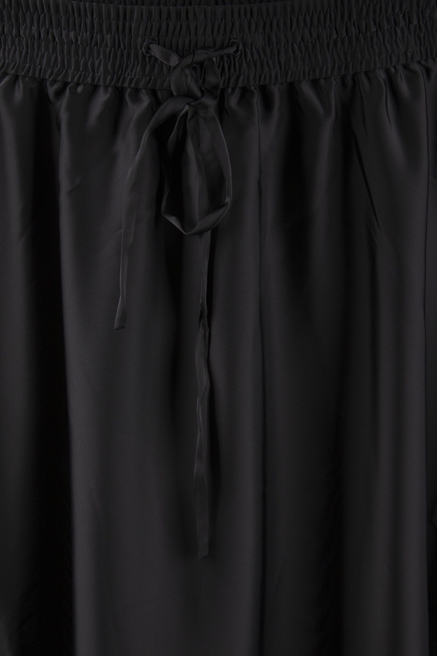 JENNIS SATIN SKIRT BLACK 4
