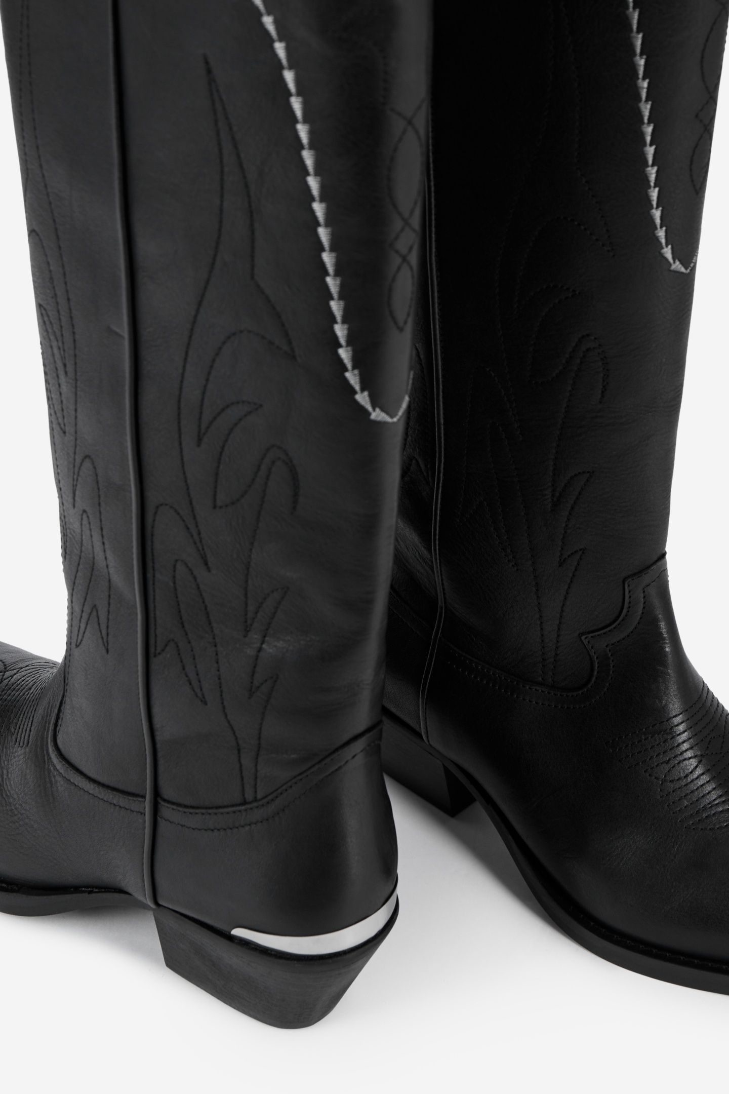 LEATHER SANTIAG BLACK 2