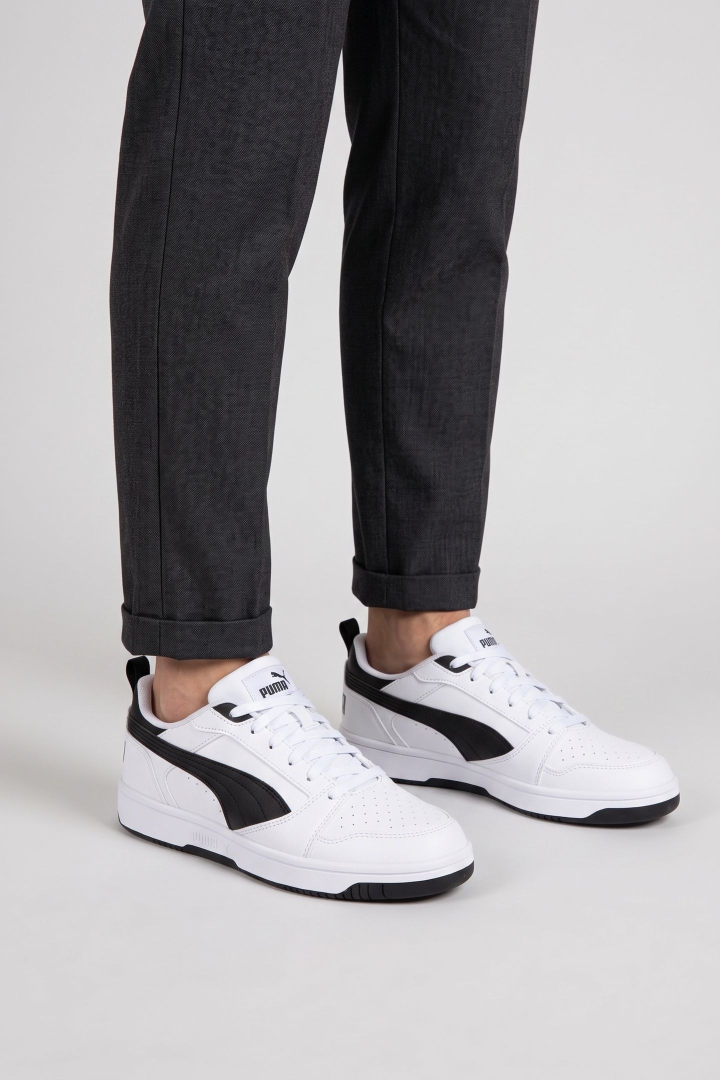 UNISEX REBOUND V6 LO JUNIOR WHITE-BLACK-BLACK 4