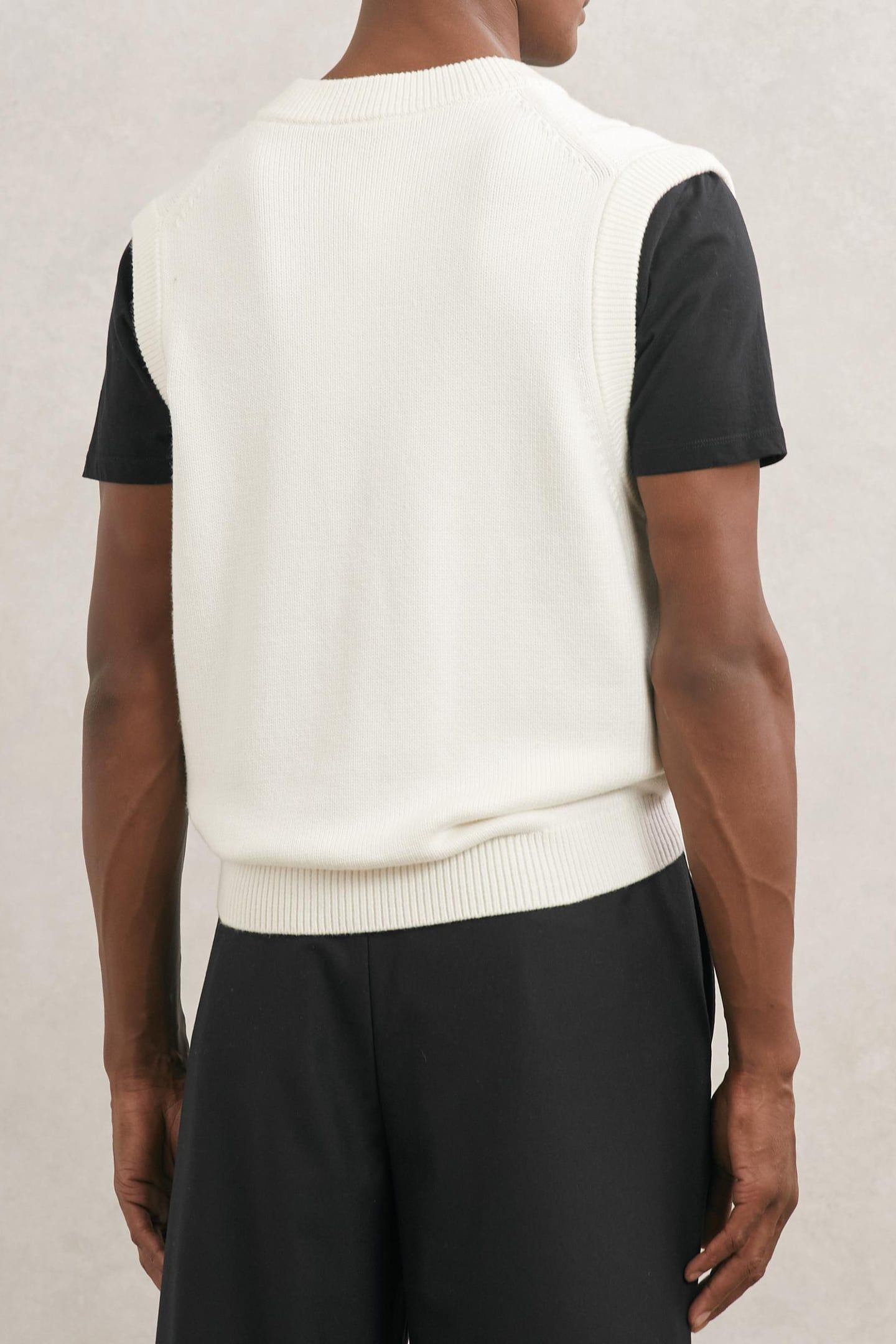 SLEEVELESS V NECK CABLE VEST WINTER WHITE 2