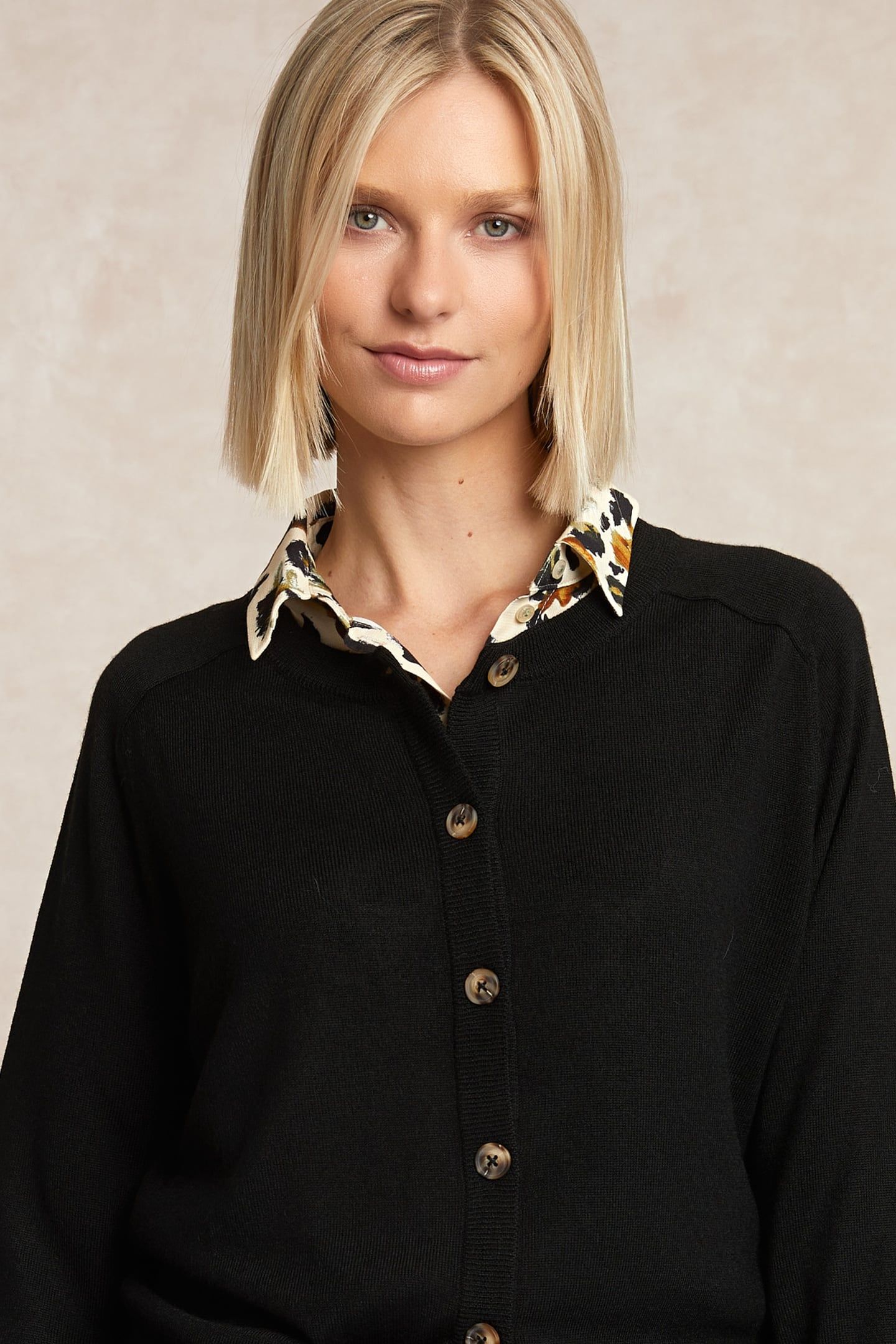 BUTTONED MERINO WOOL CREW NECK CARDIGAN BLACK 4