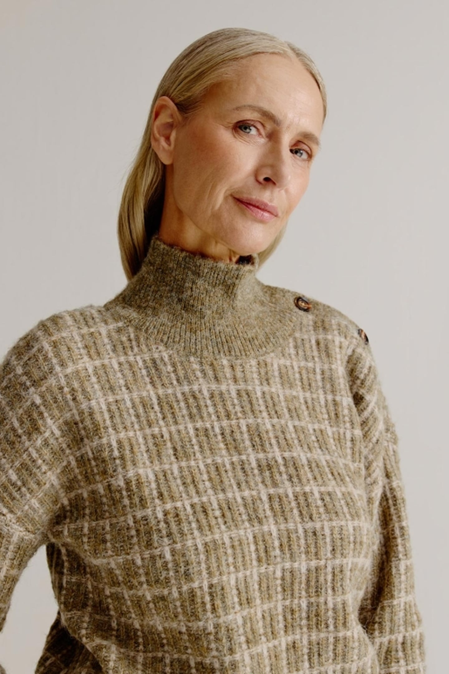 LIV SWEATER MOSS GREEN 5
