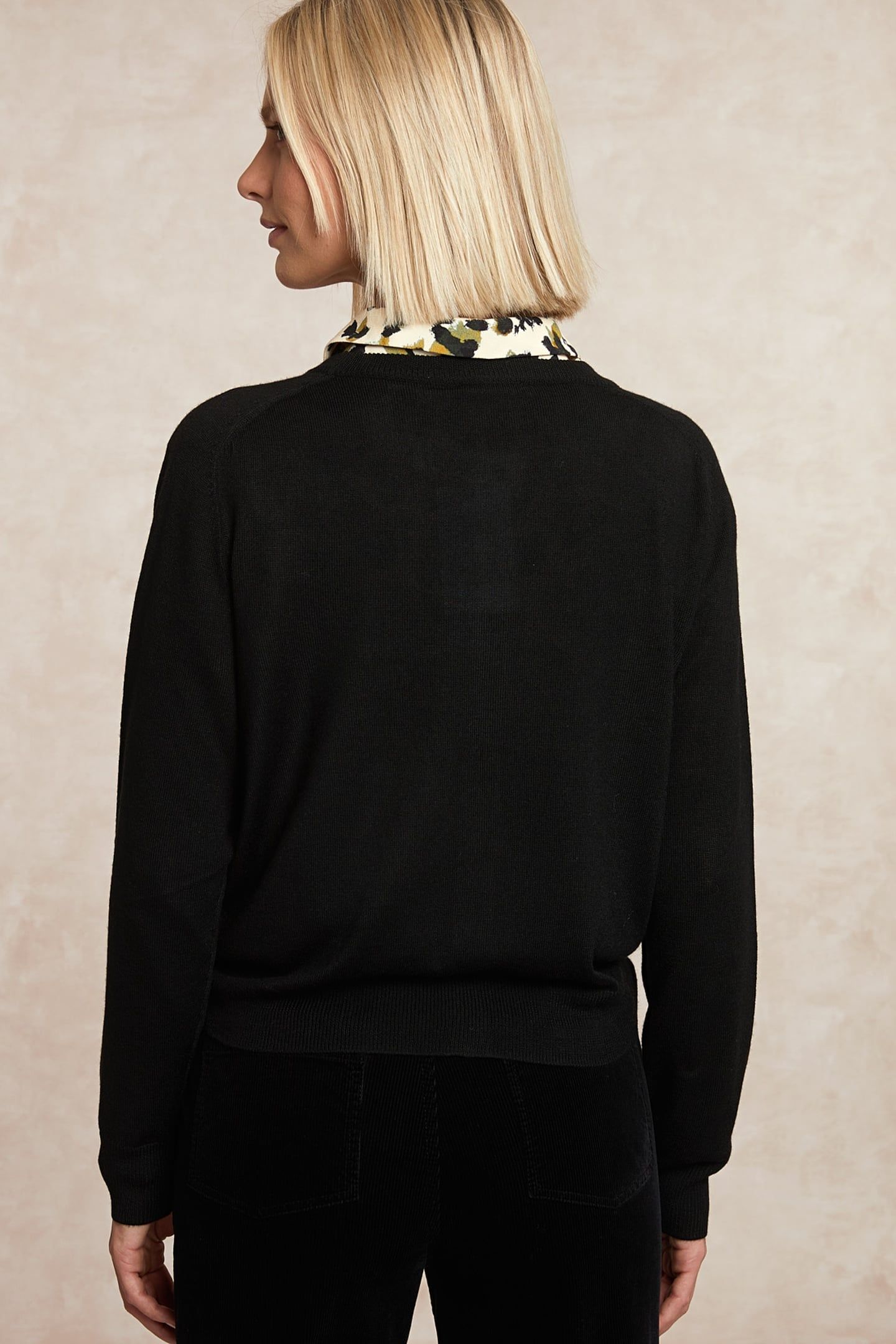 BUTTONED MERINO WOOL CREW NECK CARDIGAN BLACK 2