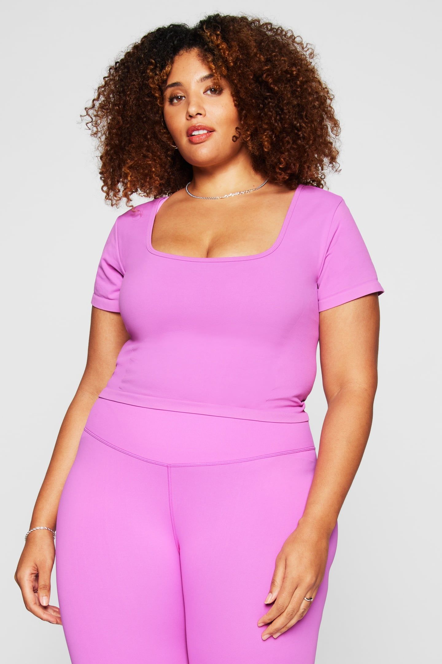 SLEEK SEAMLESS SCOOP NECK SHORT-SLEEVE TOP ELECTRIC ORCHID 1