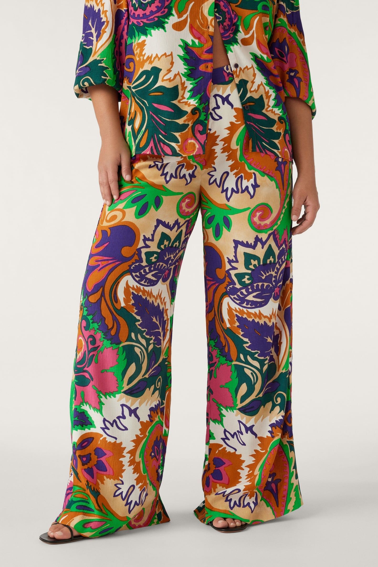 WIDE TROUSERS VERT 1