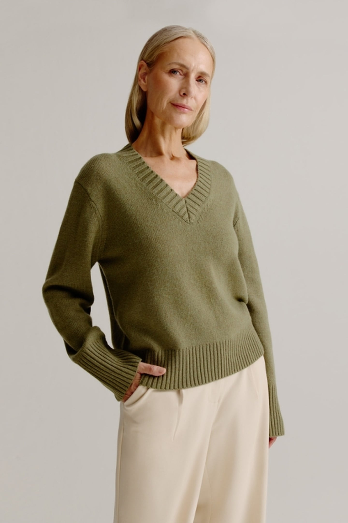 LEONIE SWEATER MOSS GREEN 2