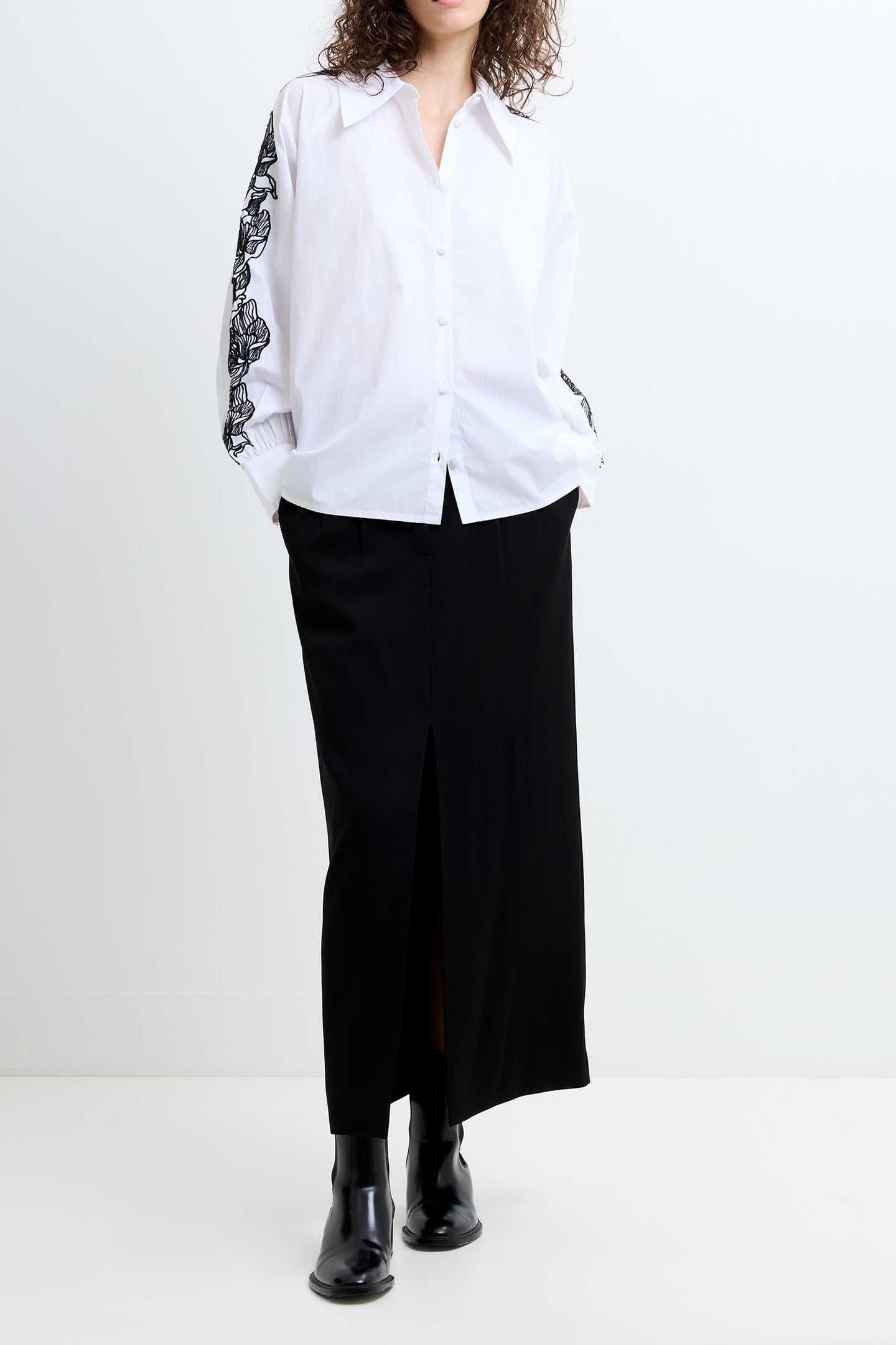 CAMBRIA COTTON EMBROIDERED SHI LINEN WHITE/BLACK LINEN WHITE 2