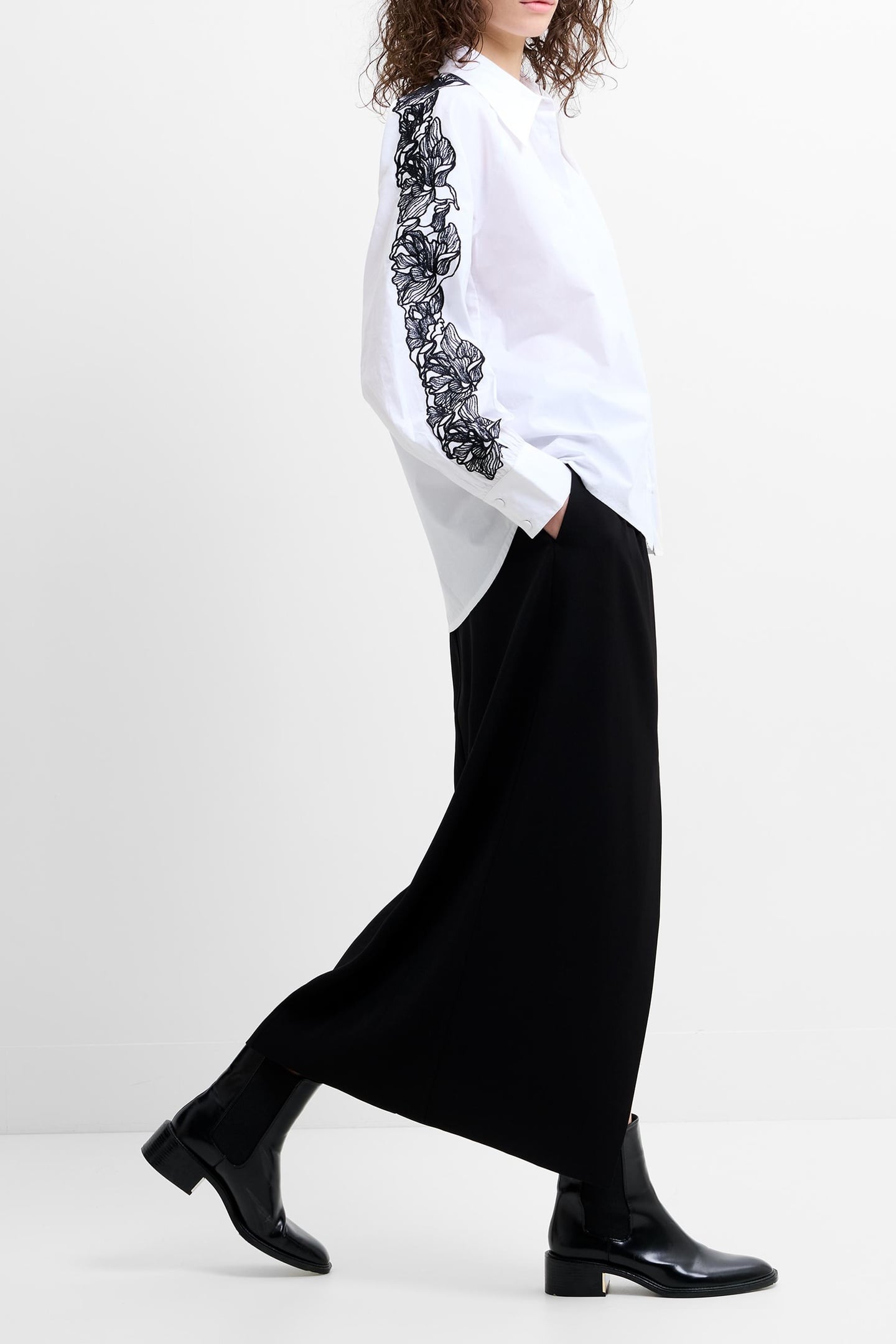 CAMBRIA COTTON EMBROIDERED SHI LINEN WHITE/BLACK LINEN WHITE 4