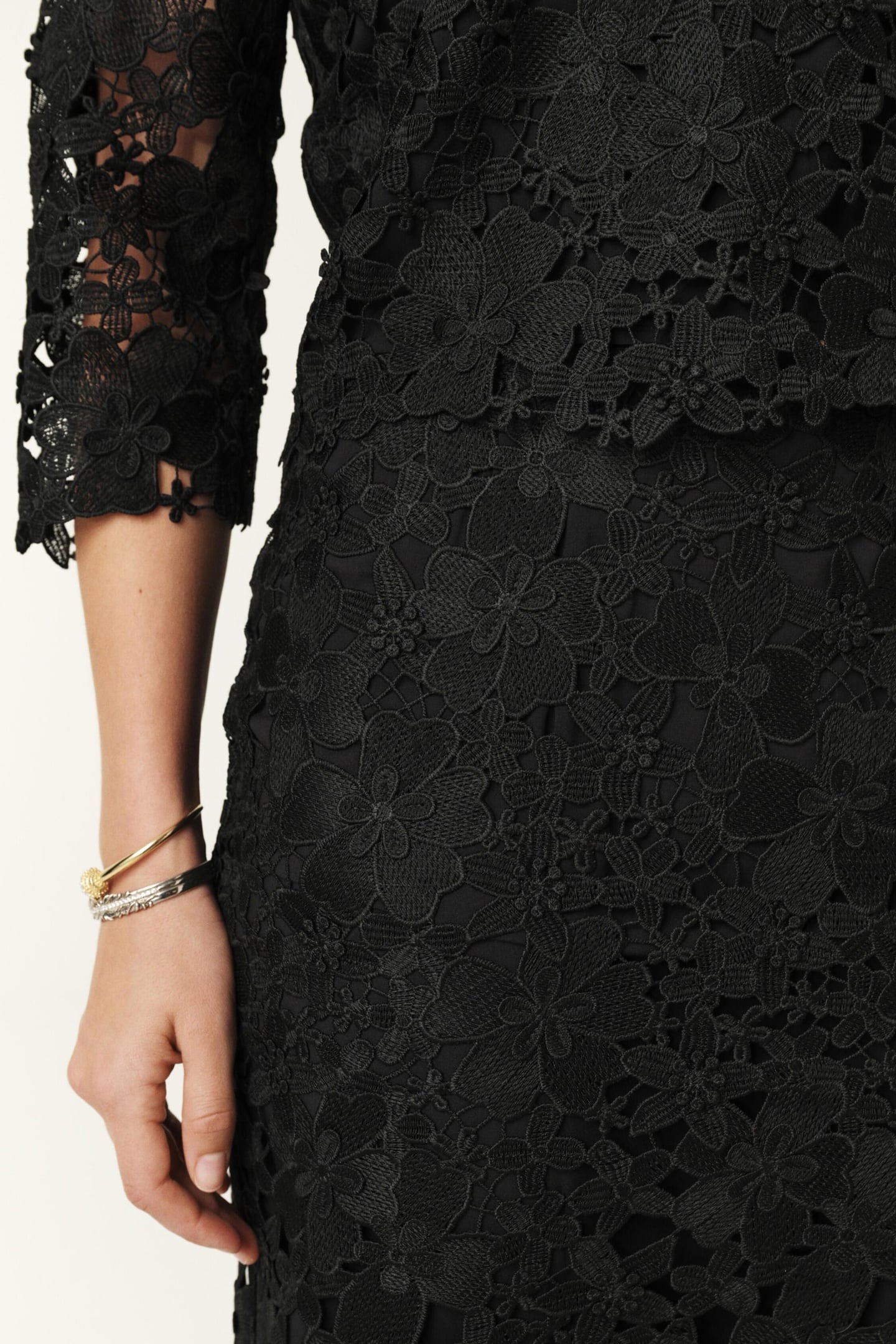 MID-LENGTH SKIRT BLACK 4
