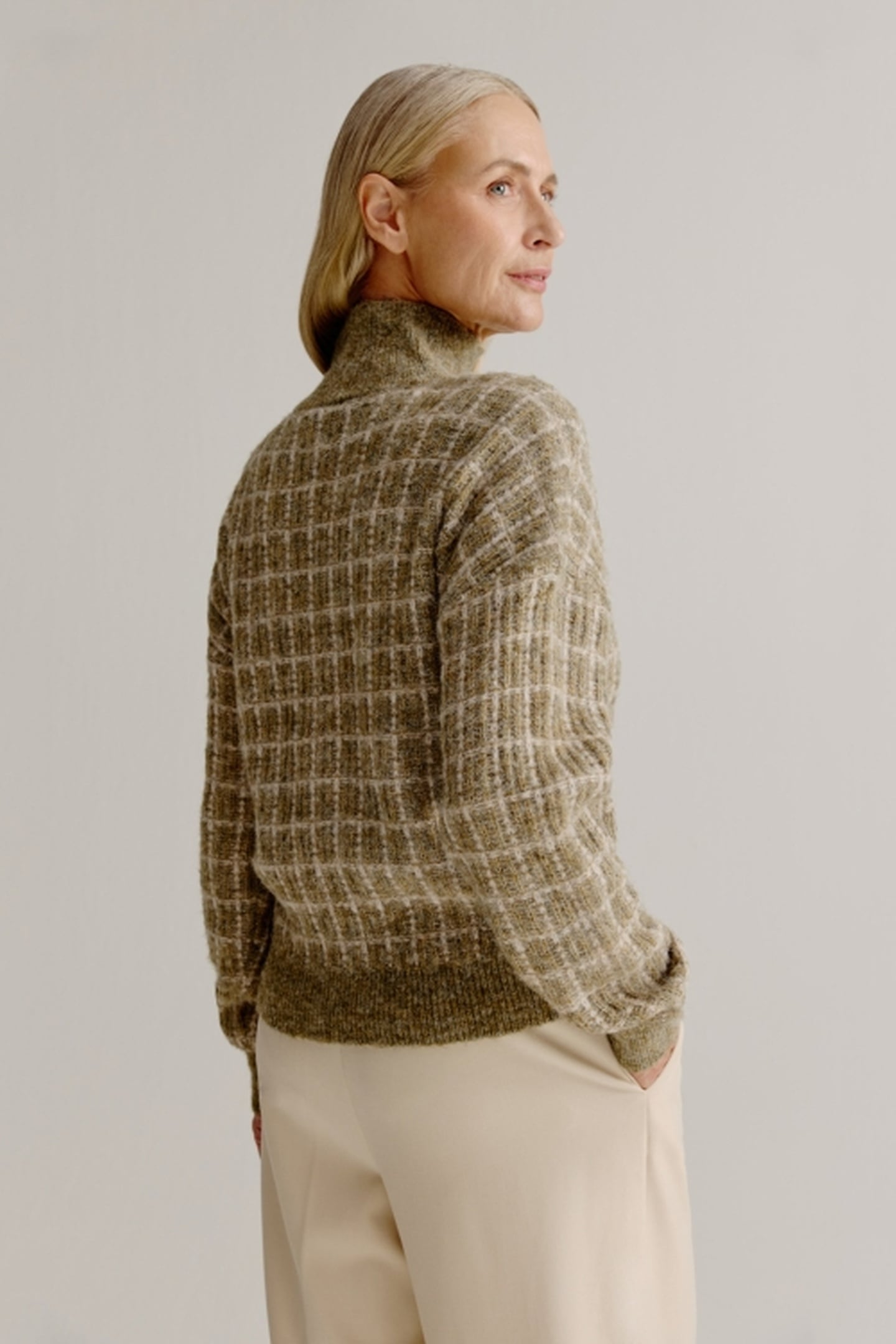 LIV SWEATER MOSS GREEN 4