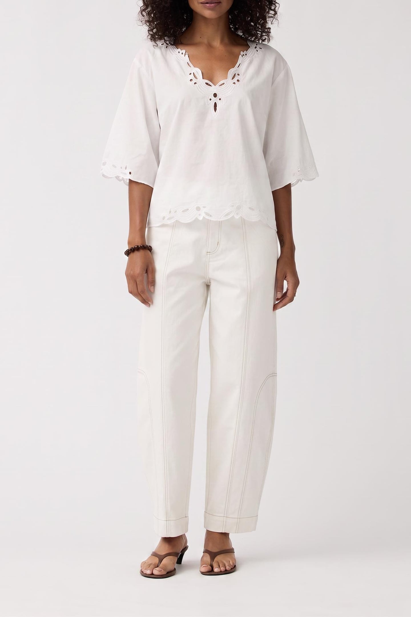TOP AILA VERY WHITE 1