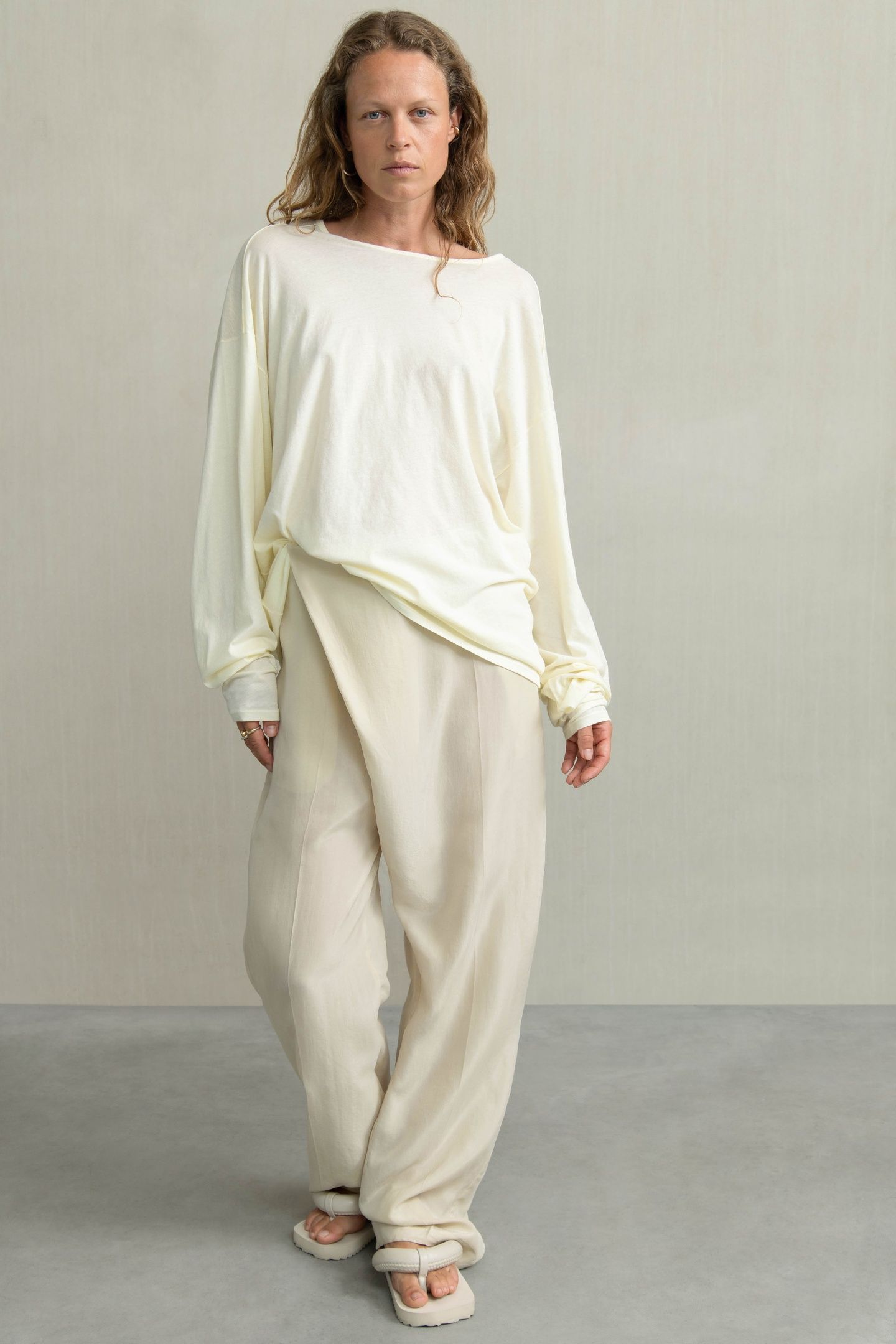 WOLA BEIGE 1