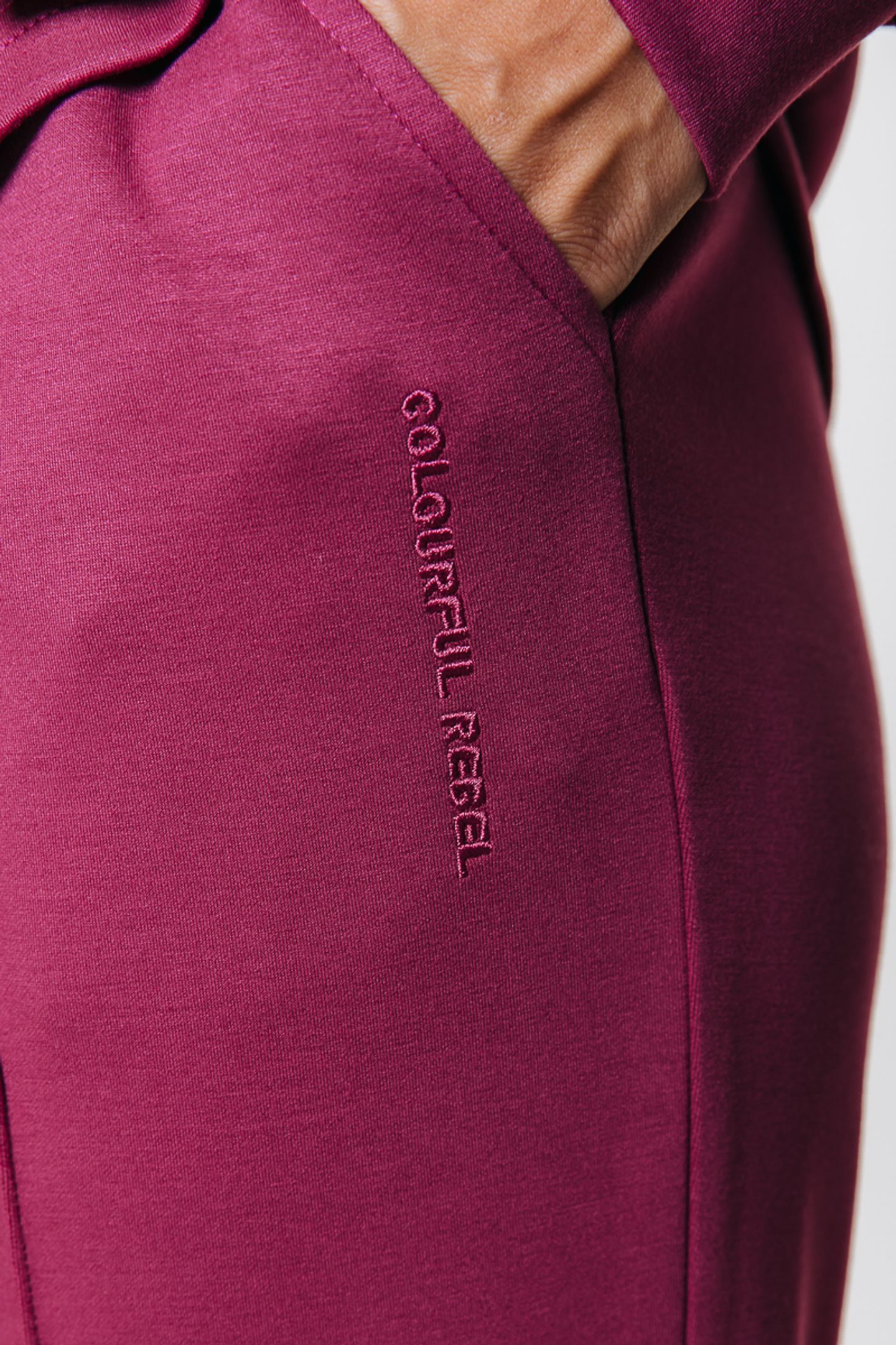 JIBY PINTUCK STRAIGHT PANTS BORDEAUX 5