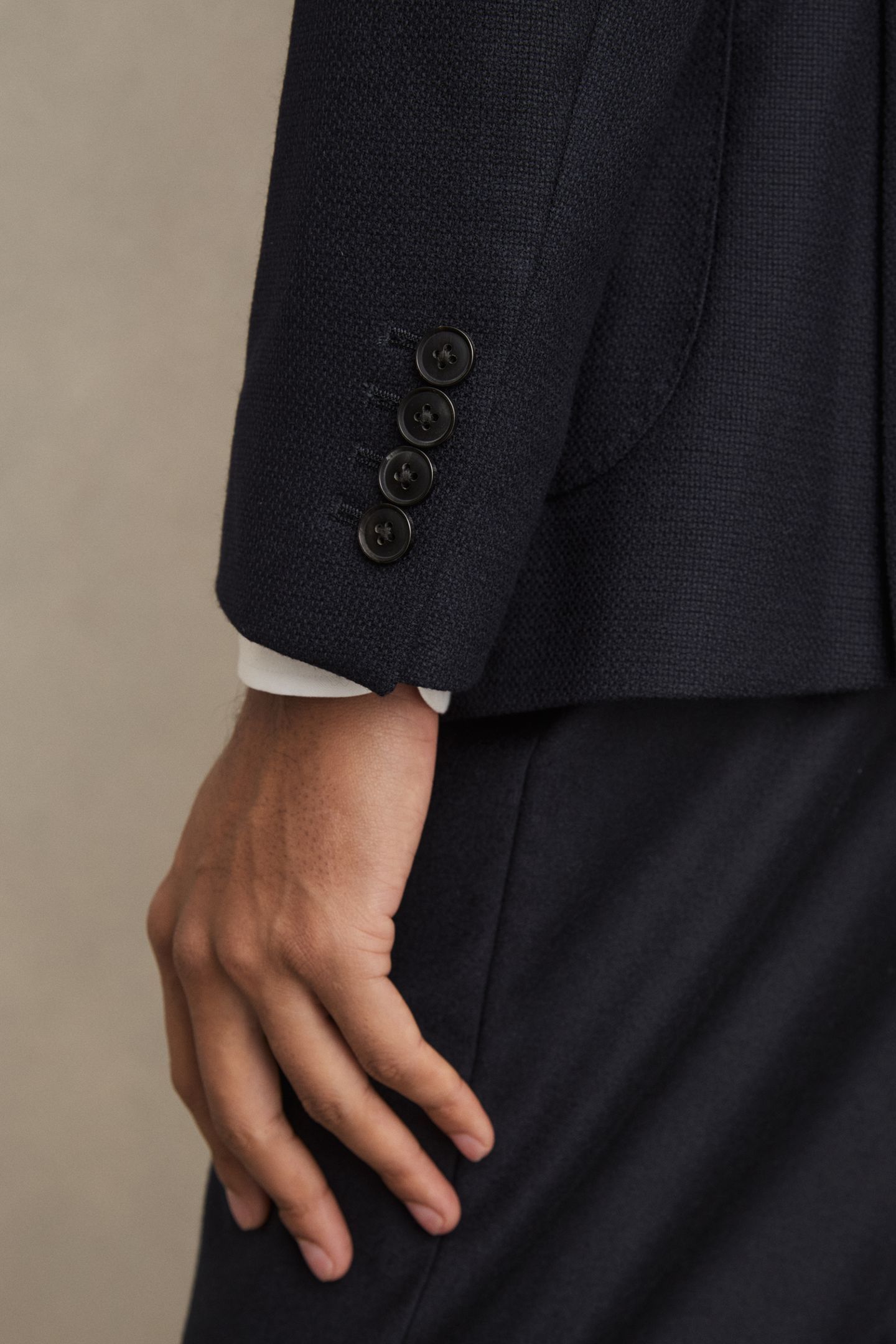 DB PEAK TEXTURED WEAVE BLAZER NAVY 4