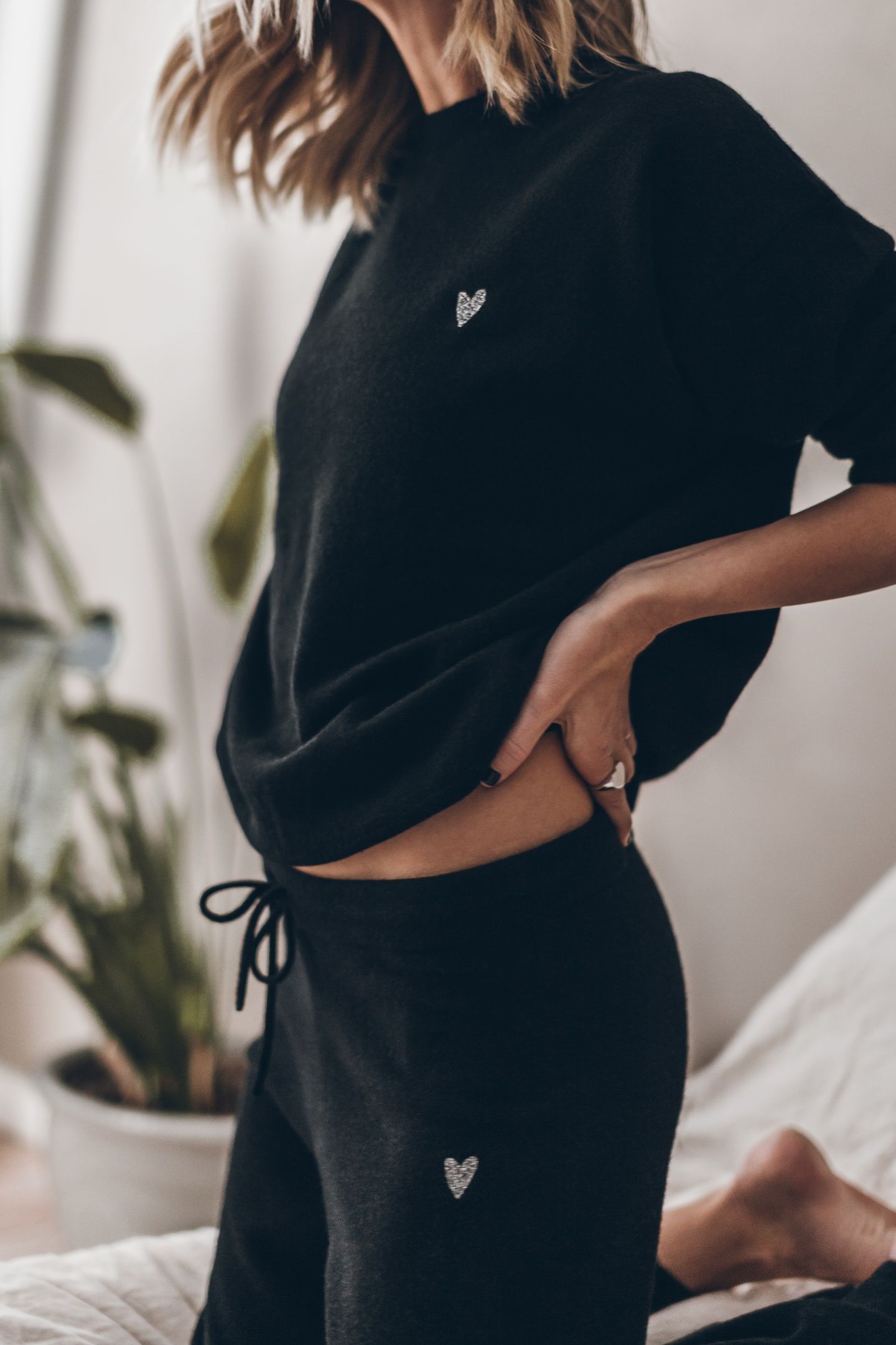 THE BLACK CASHMERE KNITTED SWEATER BLACK 2