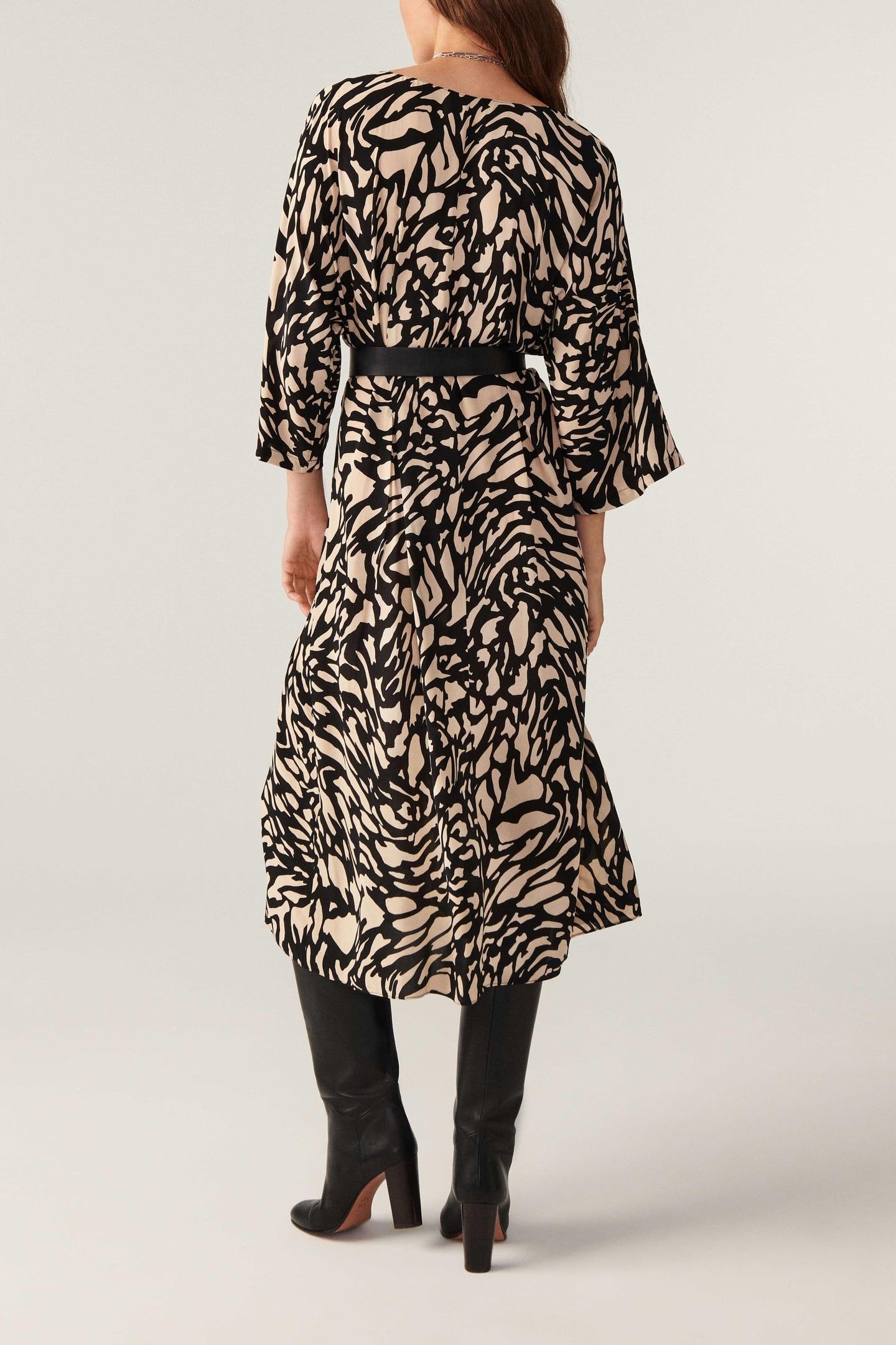 MID-LENGTH DRESS BLACK 2