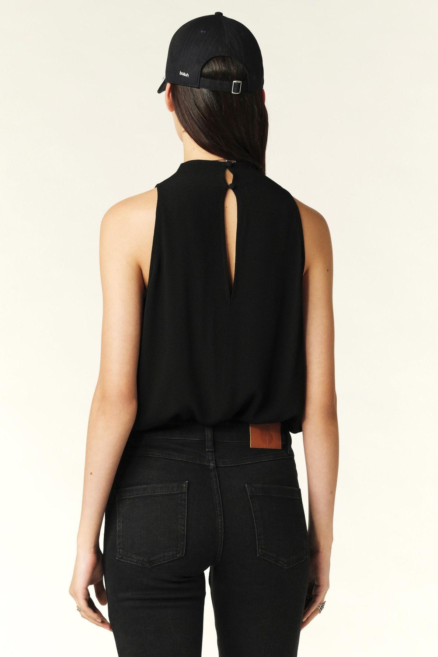 SLEEVELESS TOP BLACK 2