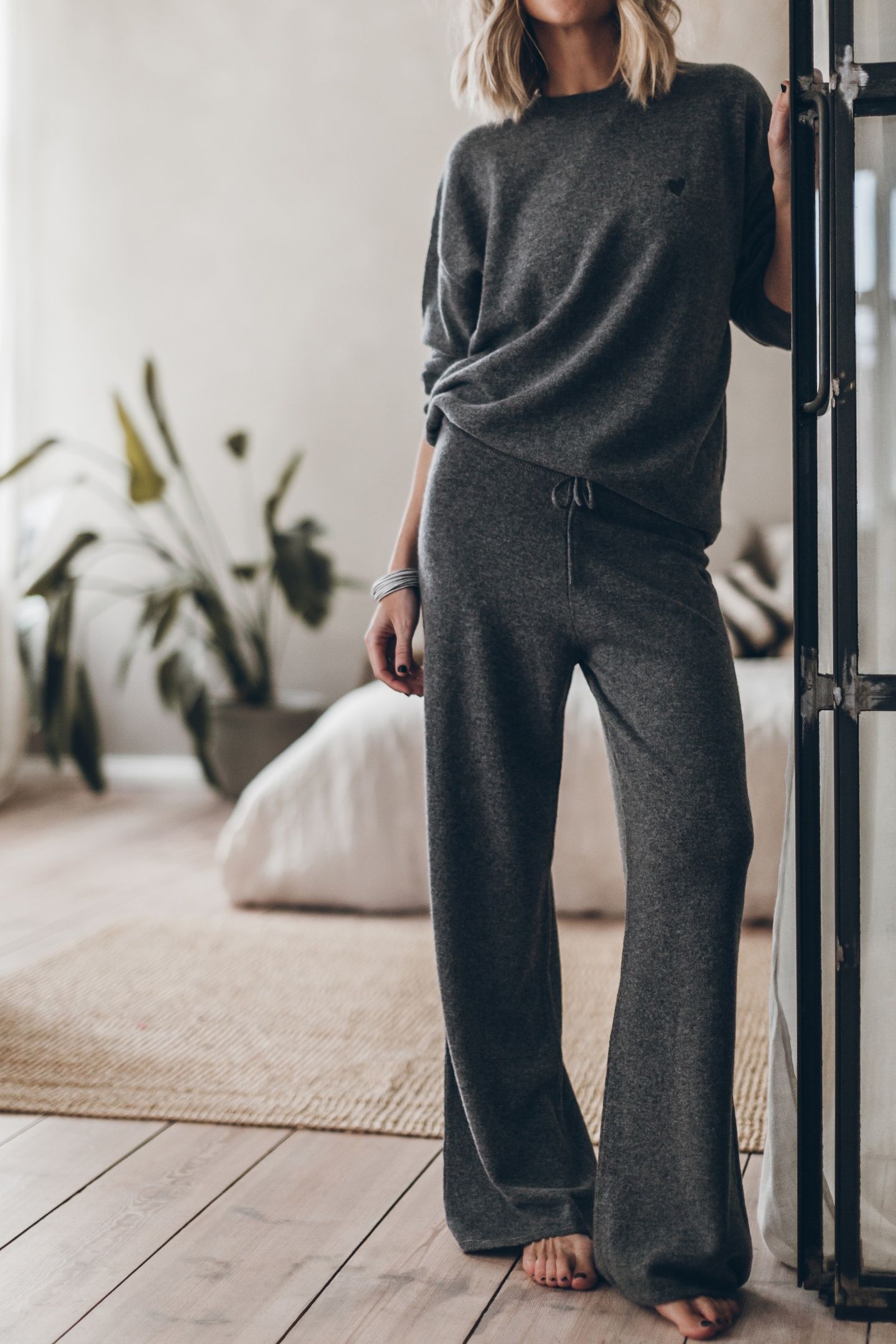 THE GREY CASHMERE KNITTED SWEATER GREY MELANGE 2